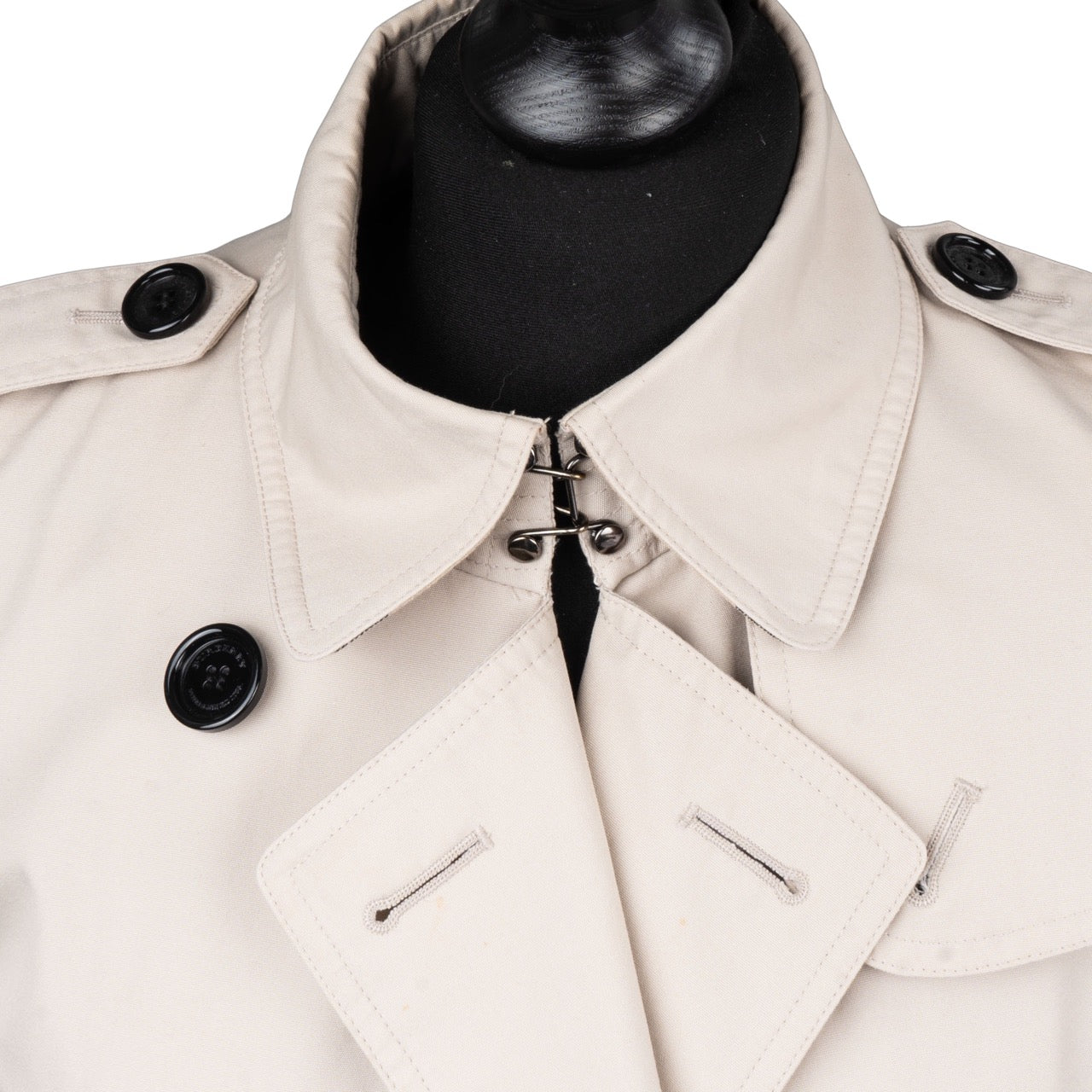 Burberry Beige Iconic Trenchcoat (D34)