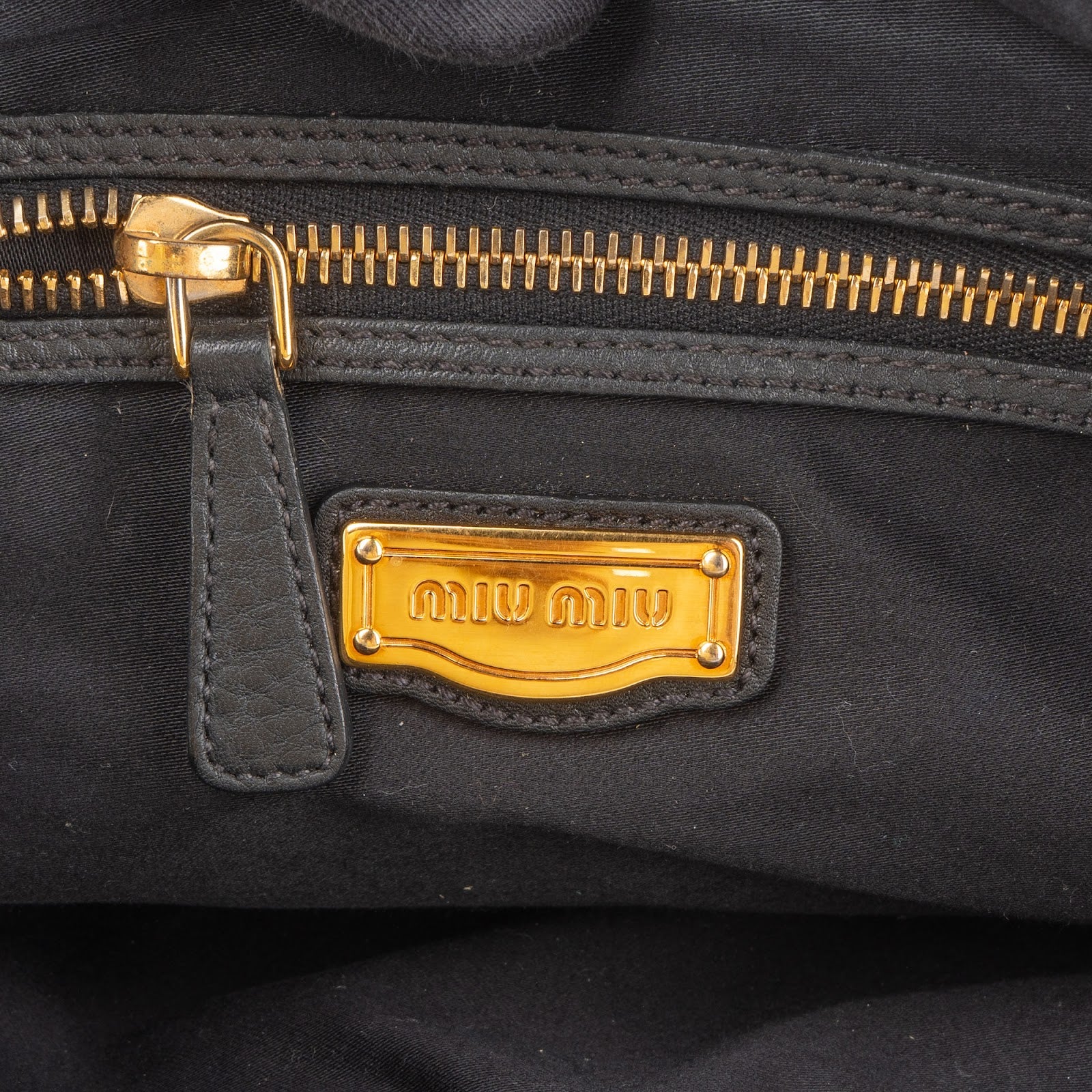 [🔄️B23 / F51] Miu Miu Vitello Lux Satchel Shoulder Bag - vintageandkickz