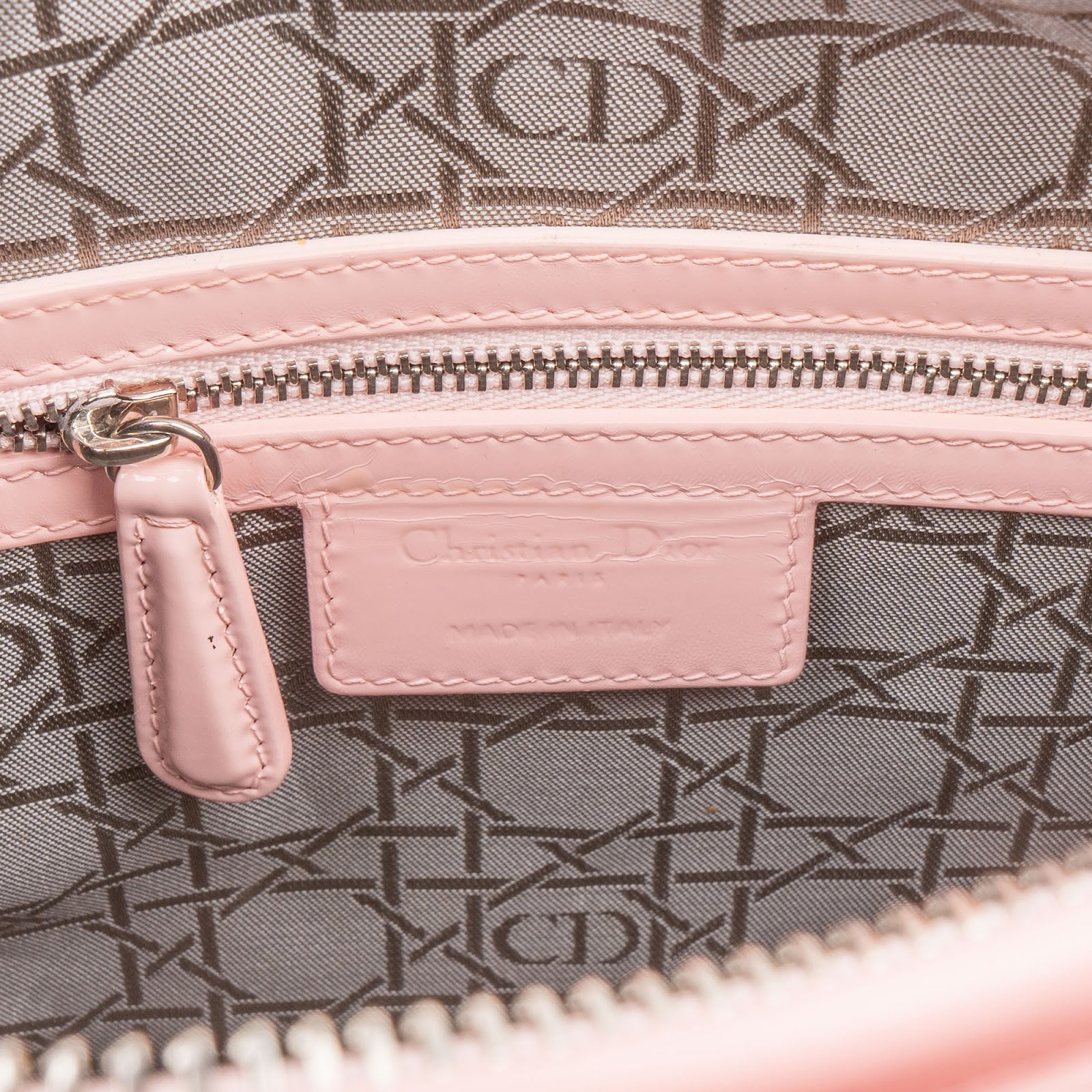 [🔄️B09 / F25] Christian Dior Pink Patent Leather Large Lady Dior Handbag - vintageandkickz