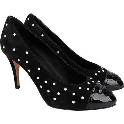 Chanel Black Patent Leather Suede Pearl Embellished CC Cap Toe Pumps (35,5)