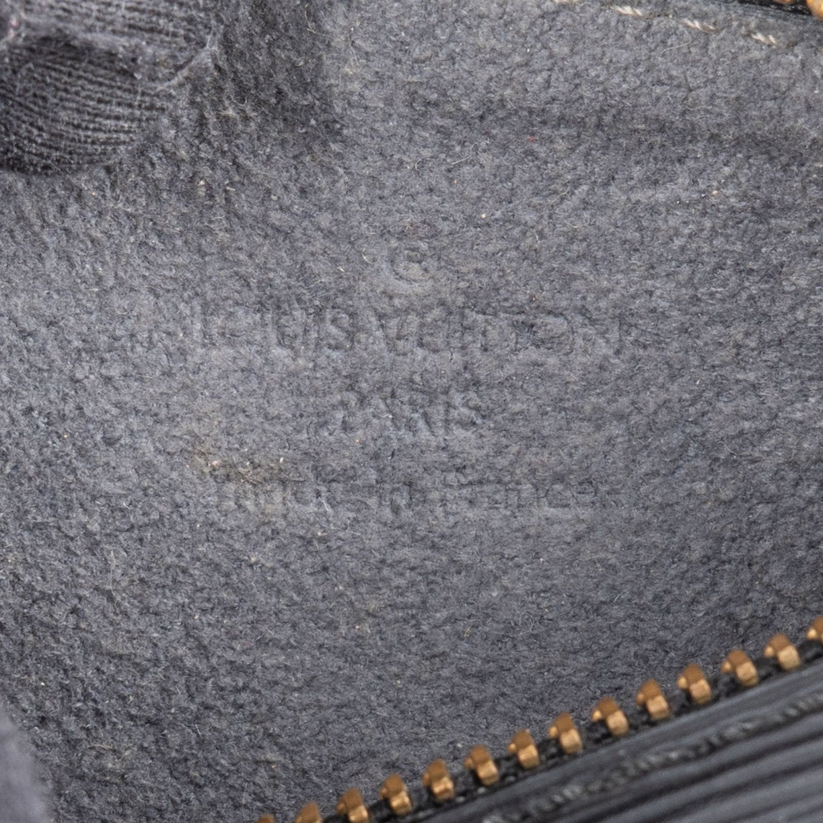 [🔄️B23 / F04] Louis Vuitton Noir Epi Leather Papillon 16 Pochette Handbag - vintageandkickz