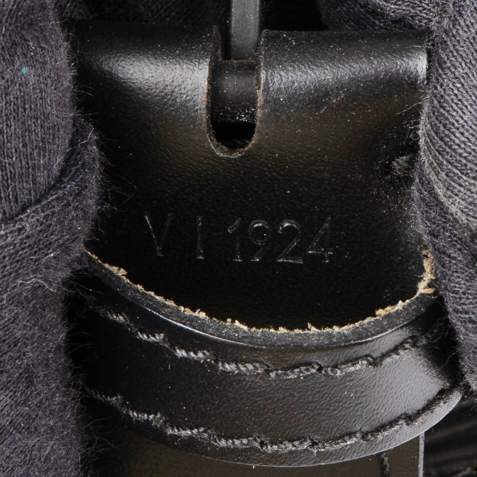 Louis Vuitton Noir Epi Leather Sac d'Epaule Shoulder Bag - vintageandkickz