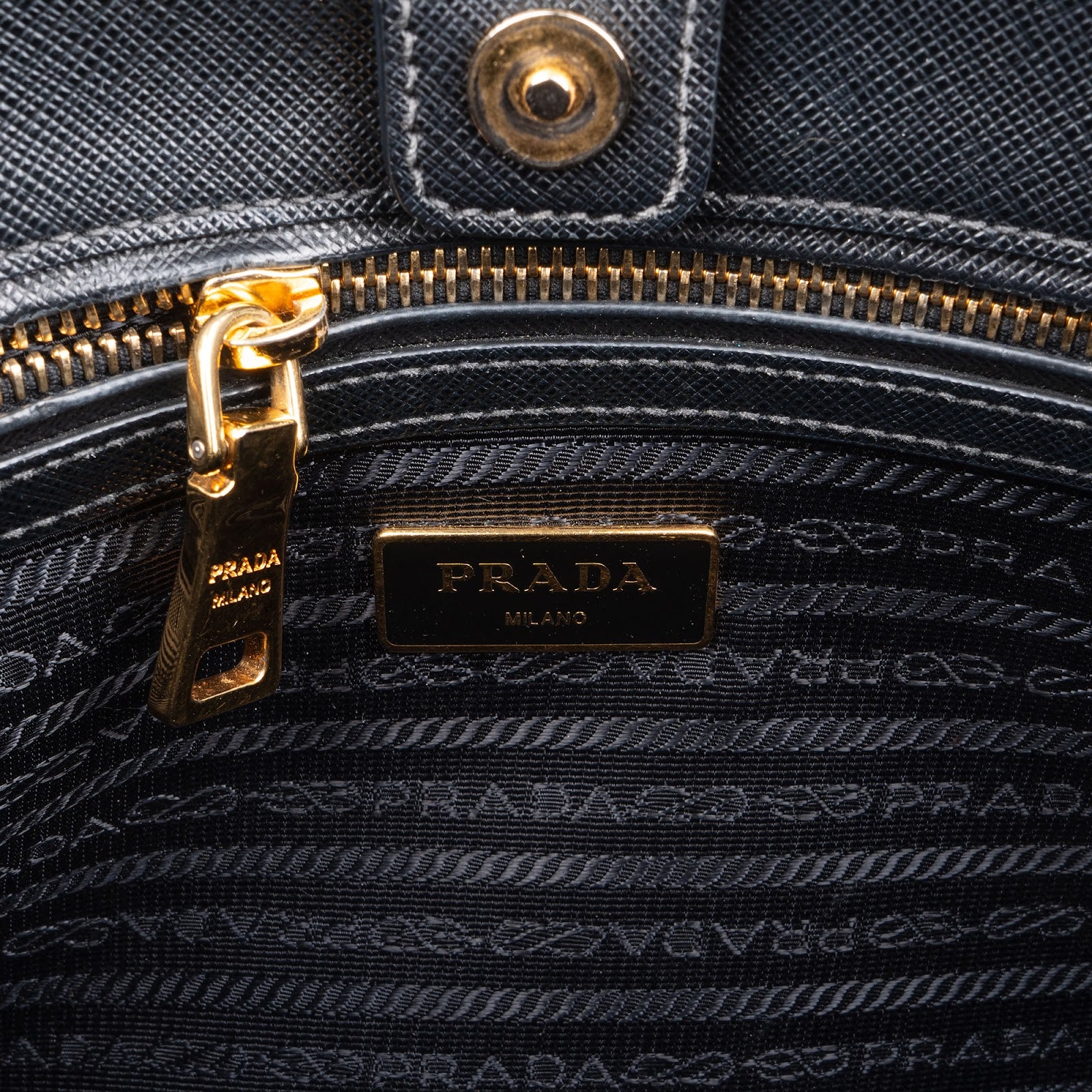 Prada Black Saffiano Leather Galleria Handbag - vintageandkickz
