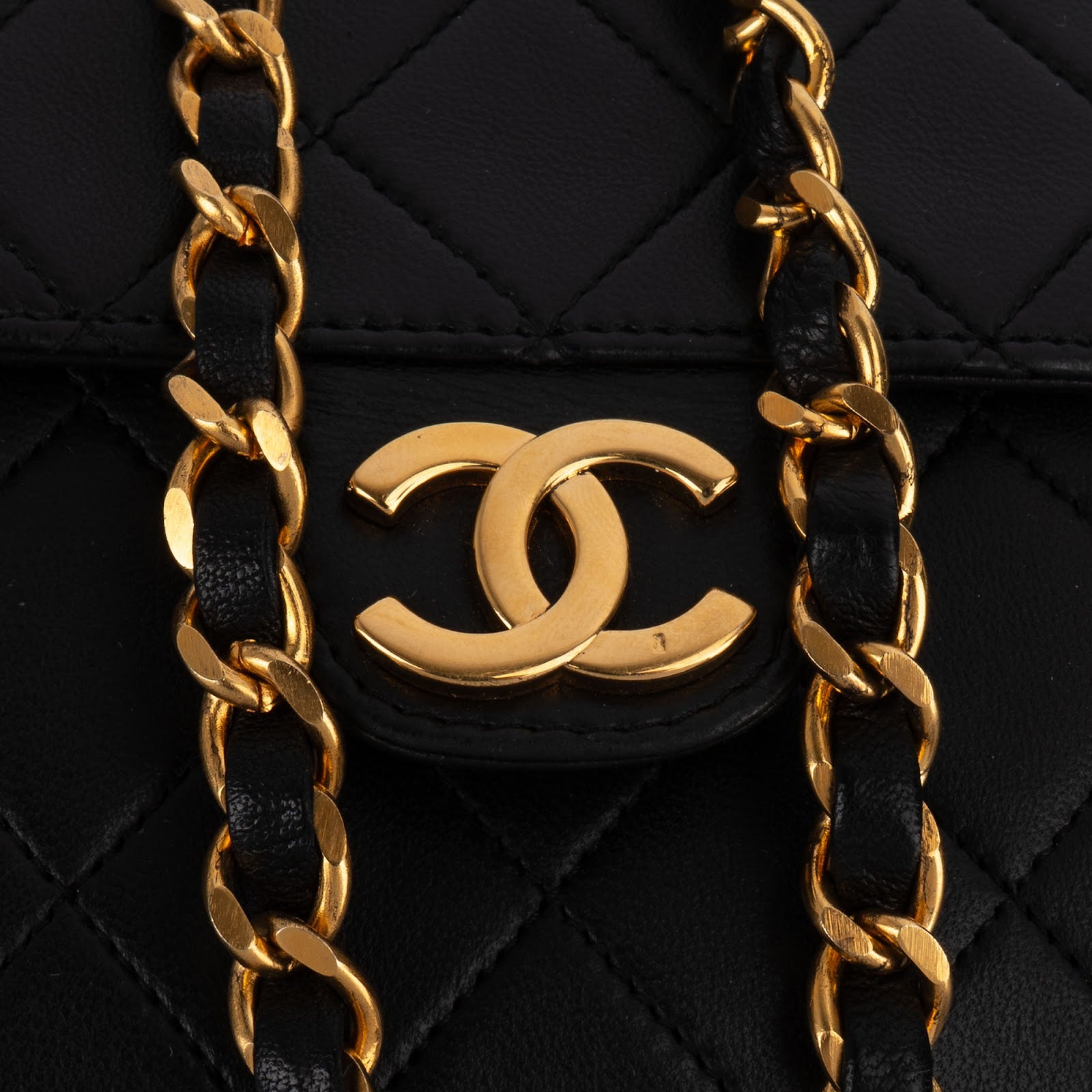 Chanel Quilted Lambskin 24K Gold Single Flap Shoulder Bag - vintageandkickz