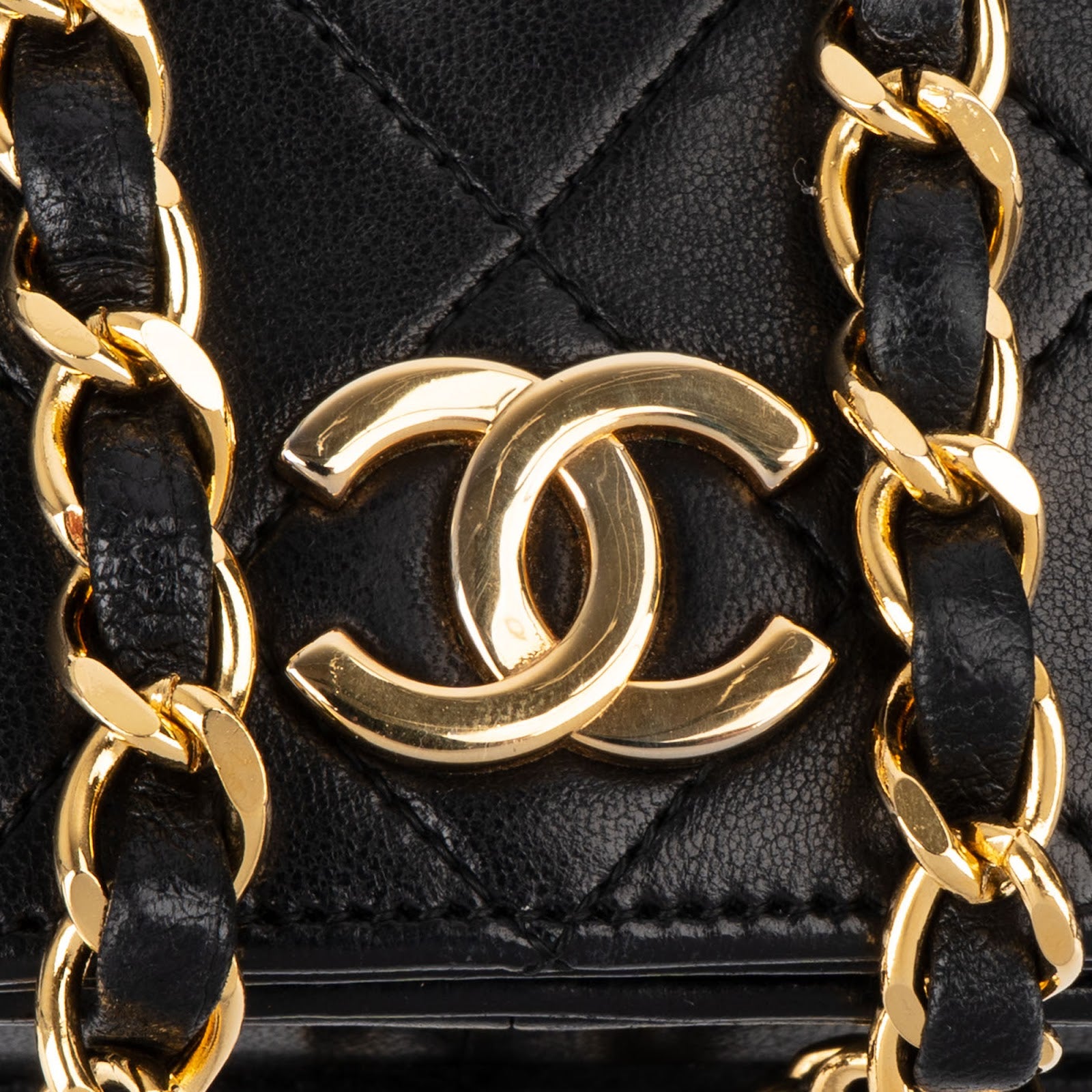[🔄️B08 / F14] Chanel Quilted Lambskin Medium Double Flap Crossbody Bag - vintageandkickz