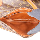 [🔄️B22 / F17] Louis Vuitton Monogram Canvas Pochette Saumur Crossbody Bag - vintageandkickz