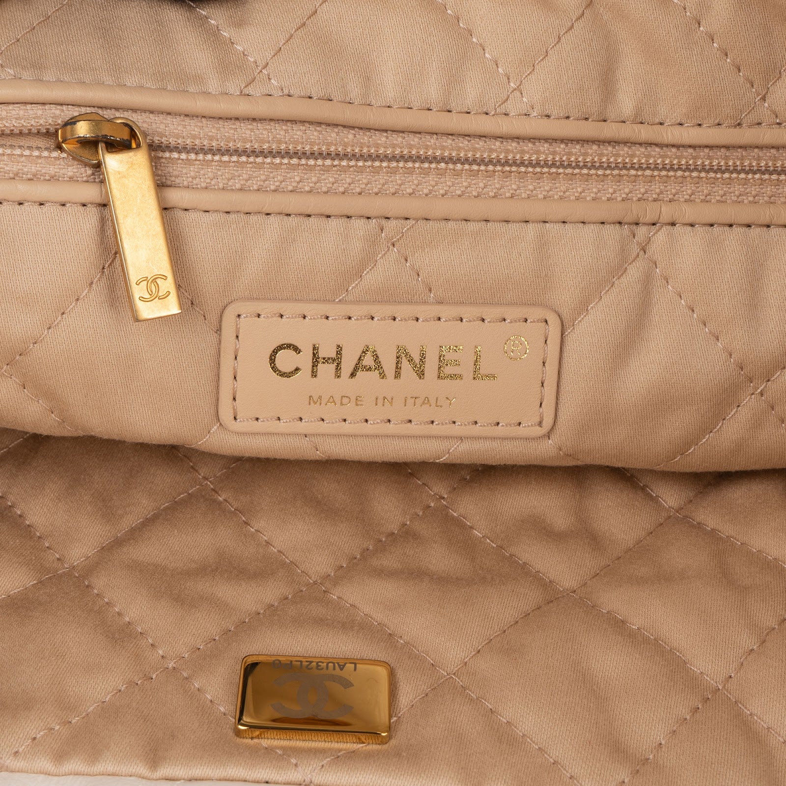 Chanel 22 White Quilted Lambskin Hobo Shoulder Bag - vintageandkickz