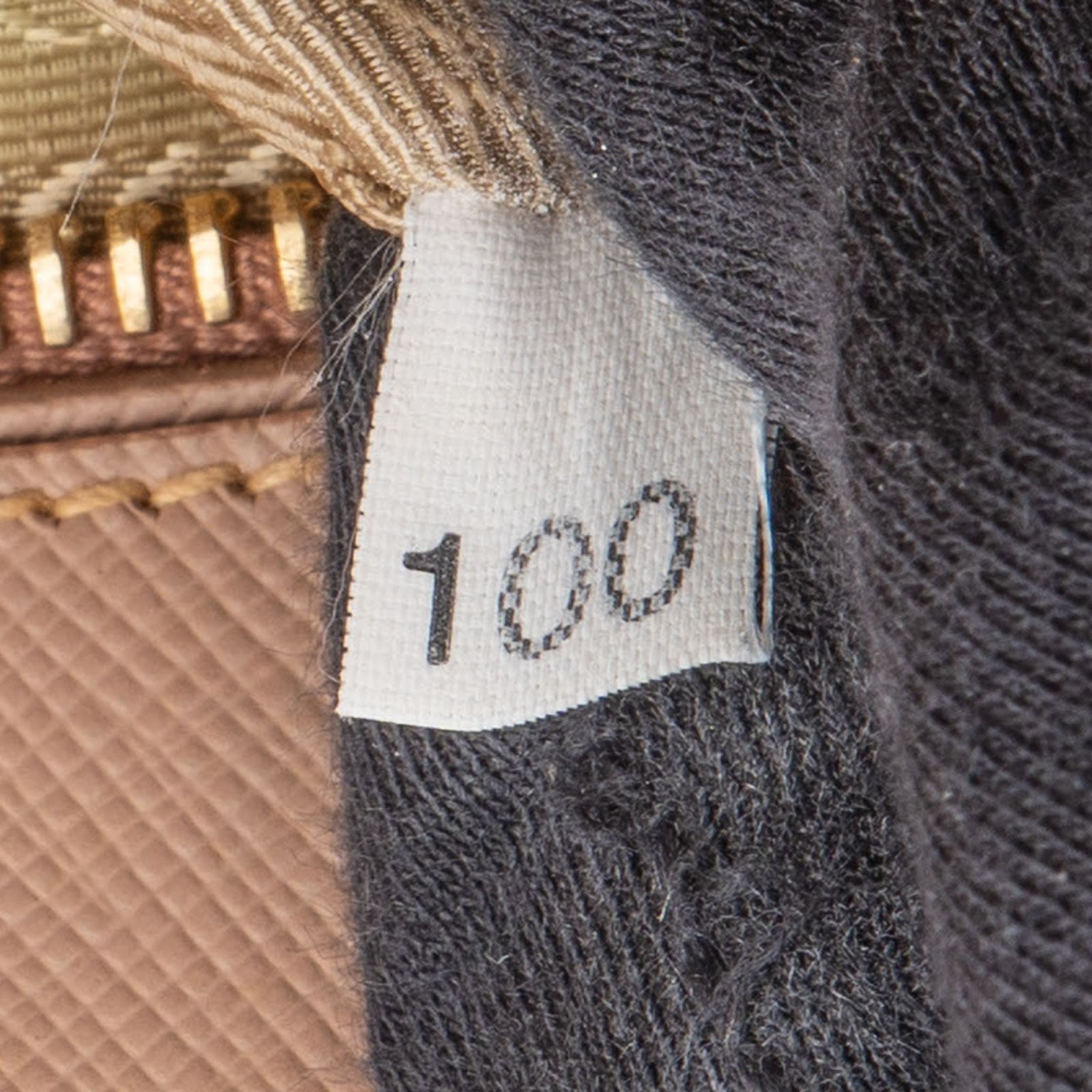 Prada Saffiano Leather Lux Galleria Handbag - vintageandkickz