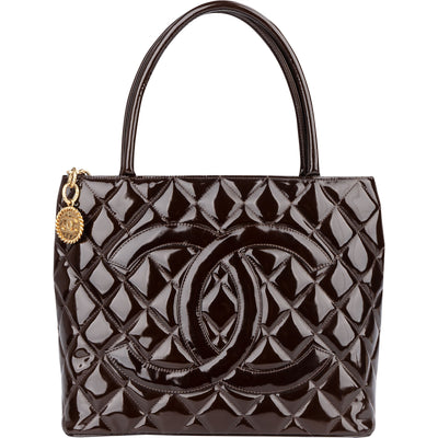 Chanel Quilted Patent Leather CC Medallion Handbag - vintageandkickz