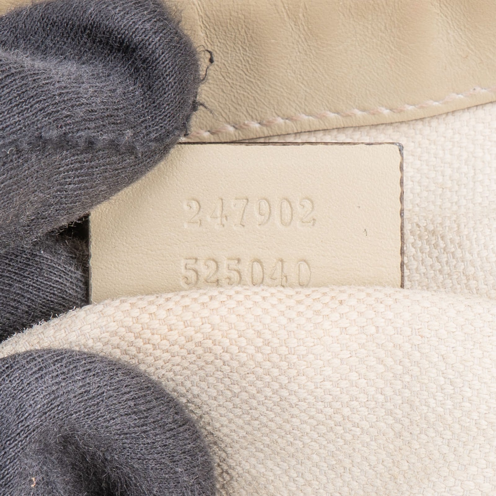 [🔄️B07 / F43] Gucci Monogram GG Canvas Sukey Medium Tote Handbag - vintageandkickz