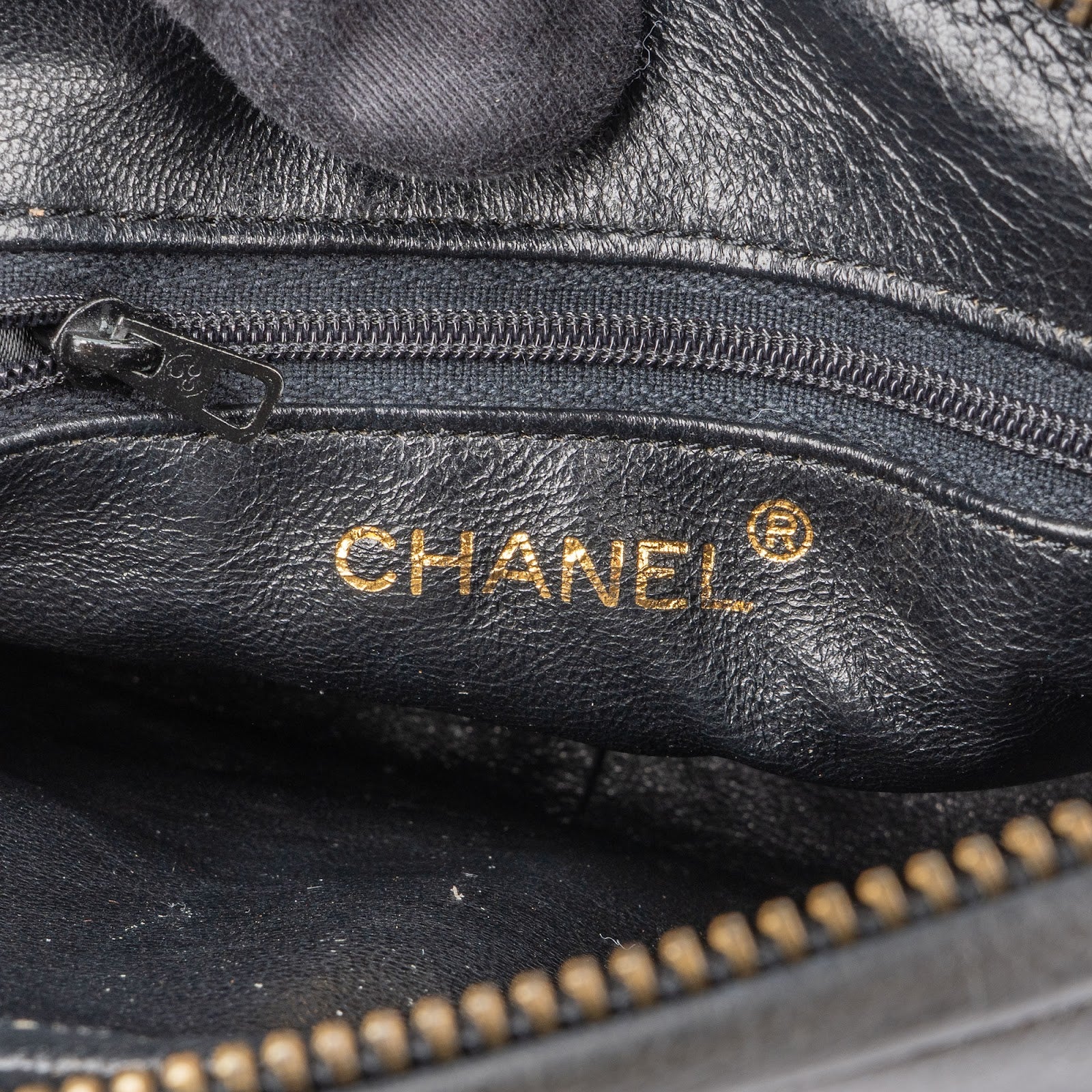 [🔄️B23 / F14] Chanel Quilted Lambskin Vintage Tassel Camera Crossbody Bag - vintageandkickz