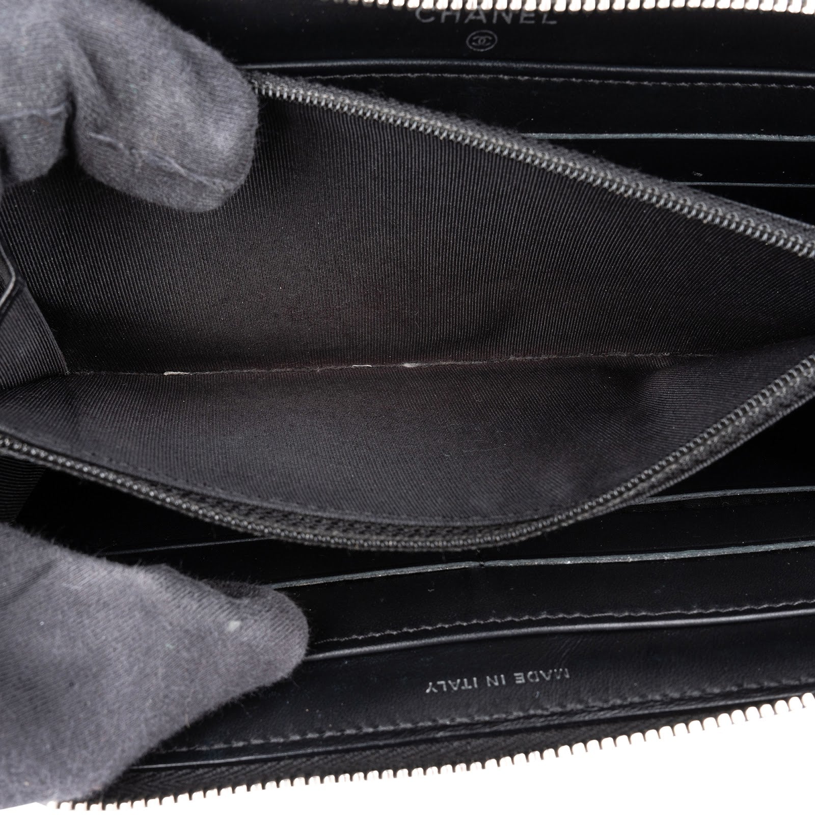 Chanel Quilted Glittered Caviar Leathe CC Wallet - vintageandkickz