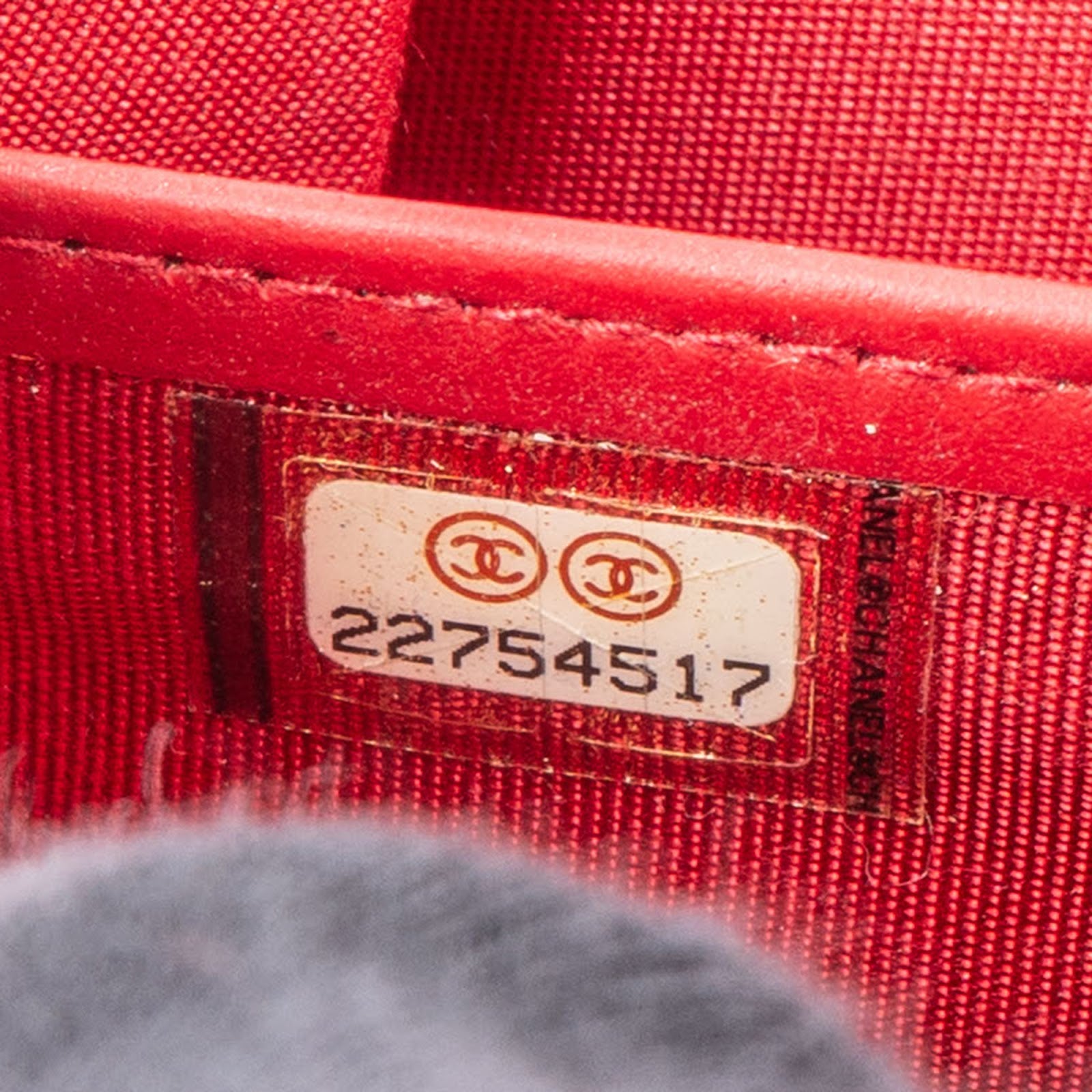 [🔄️B11 / F34] Chanel Caviar Leather Quilted Zip Around Wallet - vintageandkickz