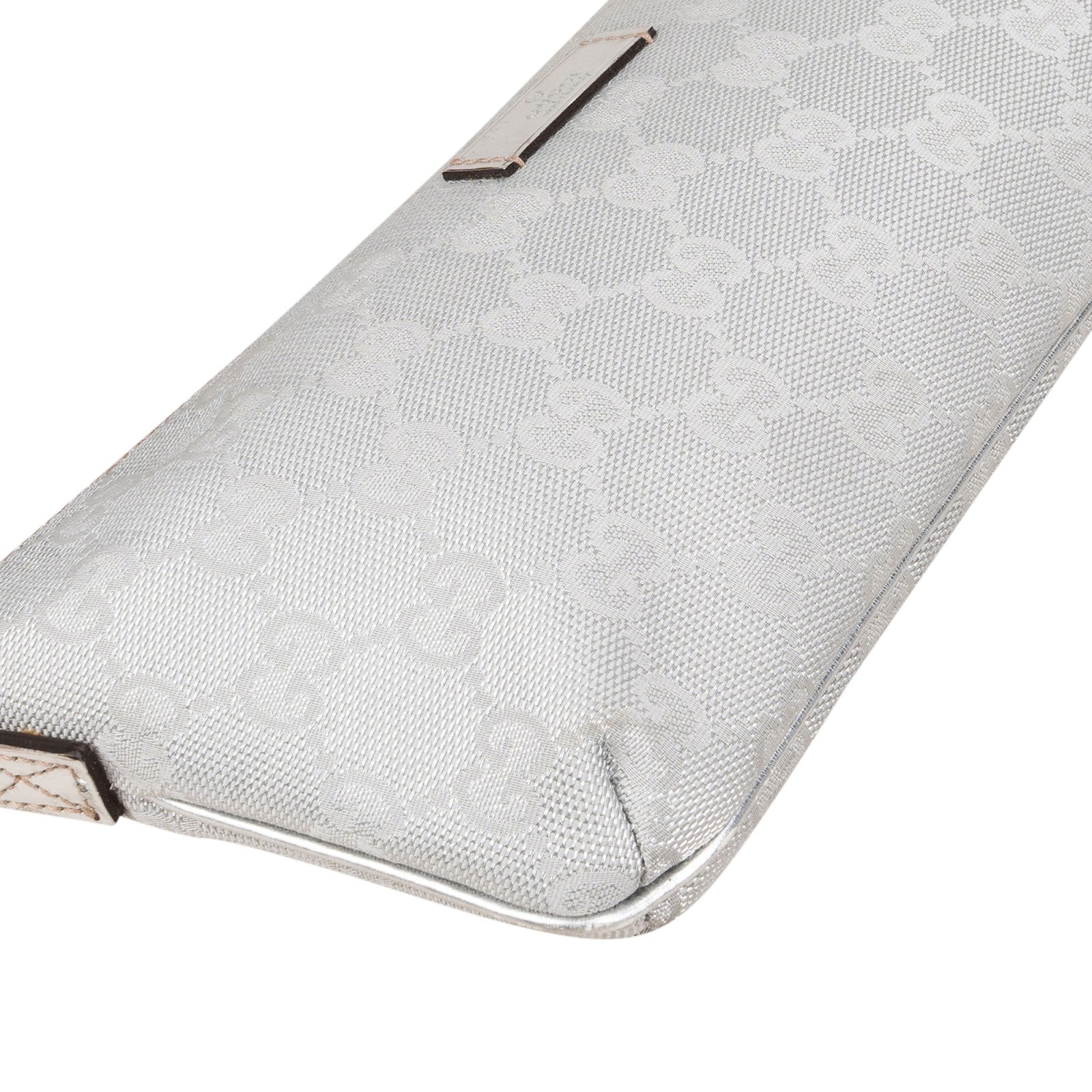 Gucci Silver Monogram GG Pochette Handbag - vintageandkickz