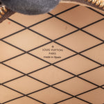 Louis Vuitton Monogram Canvas Boite Chapeau Souple Mini Crossbody Bag xx leder angemalt? - vintageandkickz