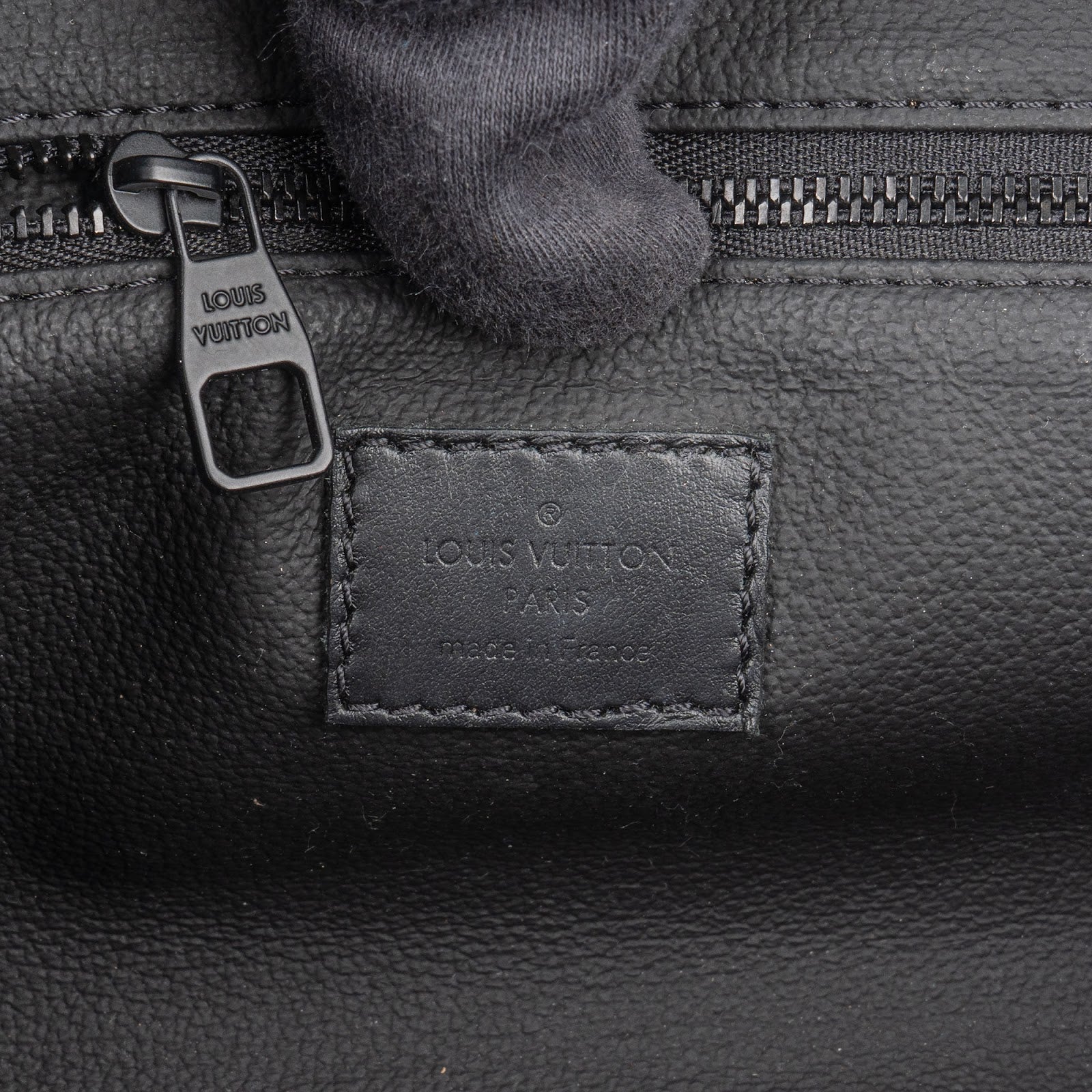 [🔄️B08 / F09] Louis Vuitton Monogram Canvas Toiletry Bag 26 - vintageandkickz