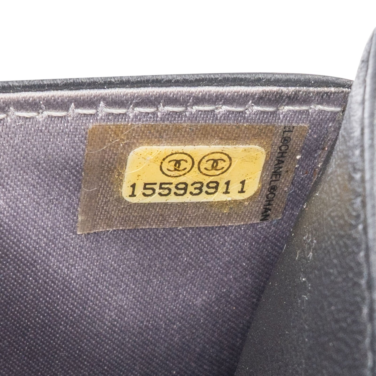 [🔄️B06 / F04] Chanel Embossed Calfskin Camellia On Chain Wallet - vintageandkickz