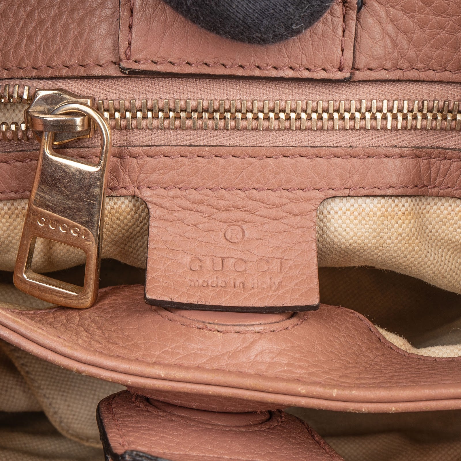 Gucci Leather Bamboo Handbag - vintageandkickz