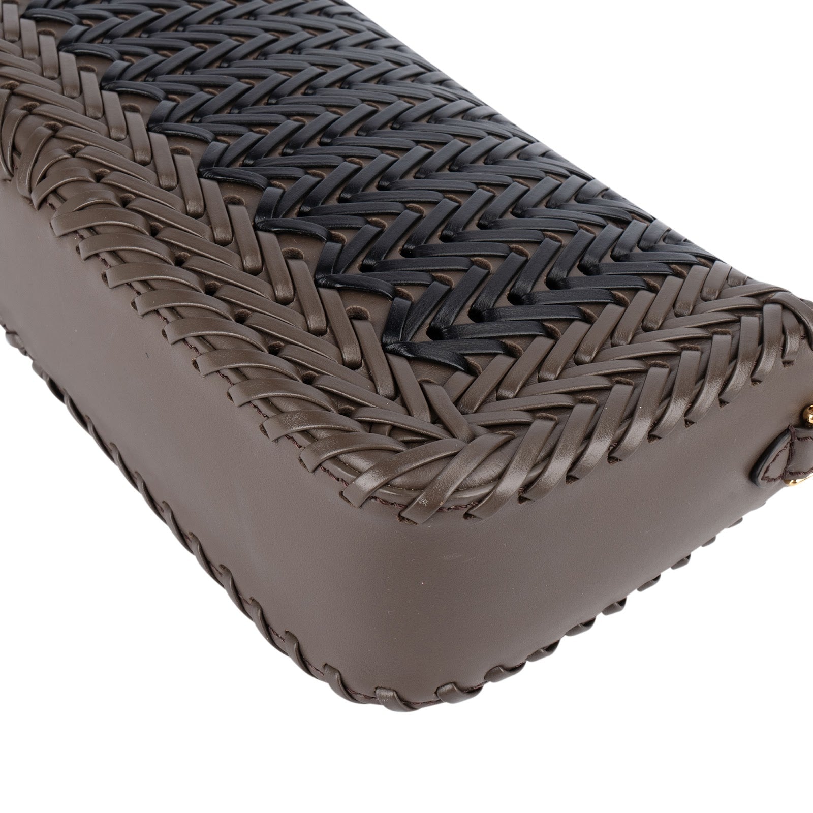 Fendi Woven Leather Baguette Crossbody Bag - vintageandkickz