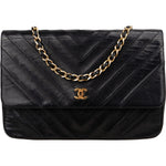 [🔄️B20 / F21] Chanel Lambskin Chevron Single Flap Crossbody Bag - vintageandkickz