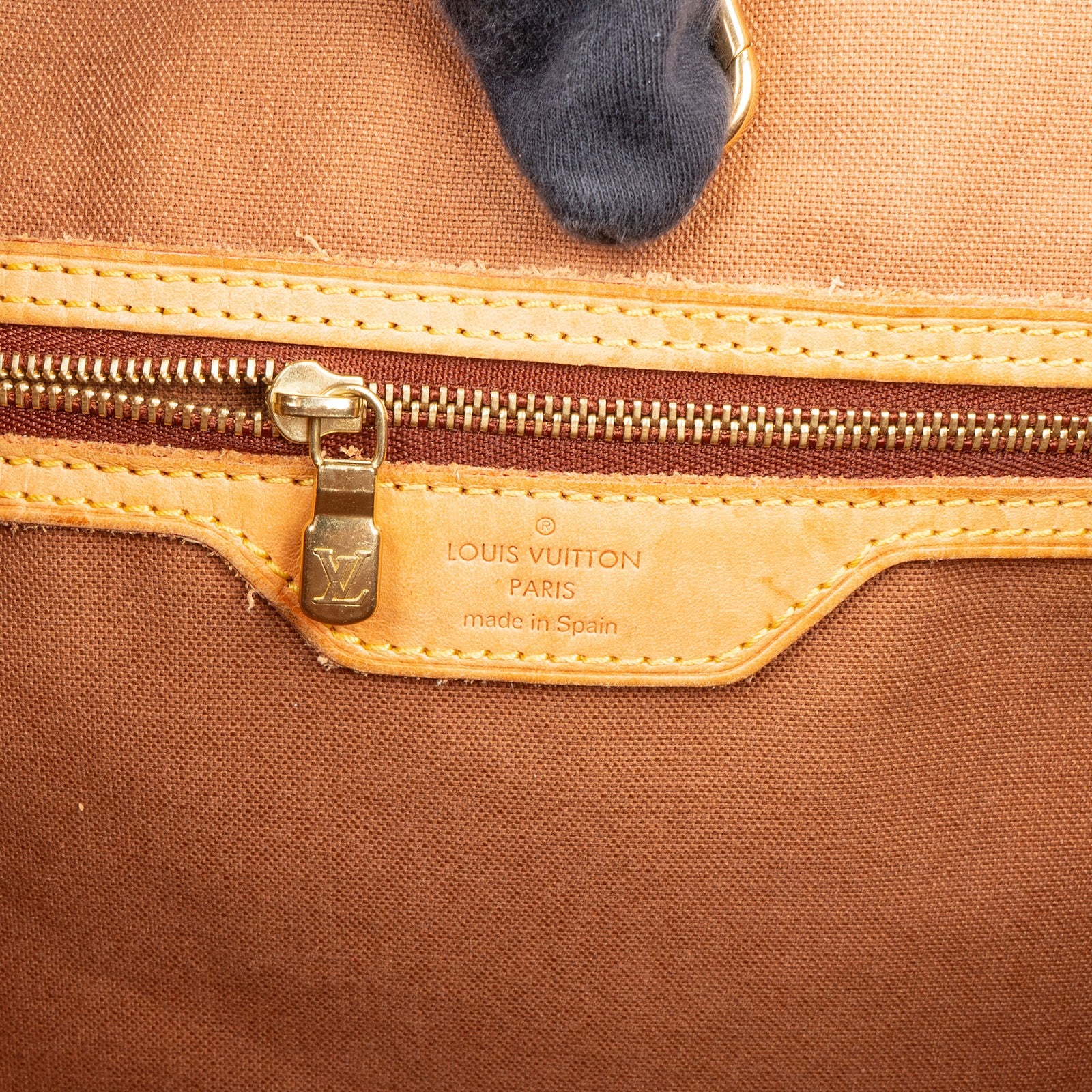 Louis Vuitton Monogram Canvas Batignolles Shoulder Bag - vintageandkickz