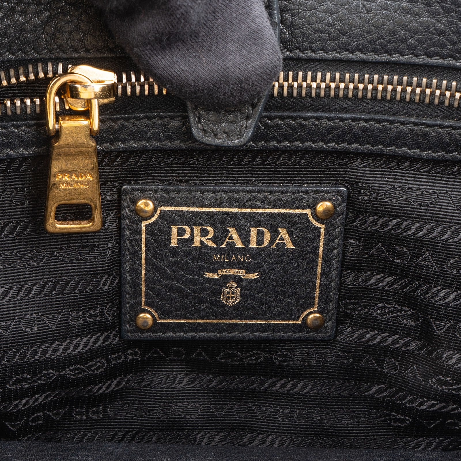 [🔄️B24 / F29] Prada Vitello Daino Flap Hobo Shoulder Bag - vintageandkickz