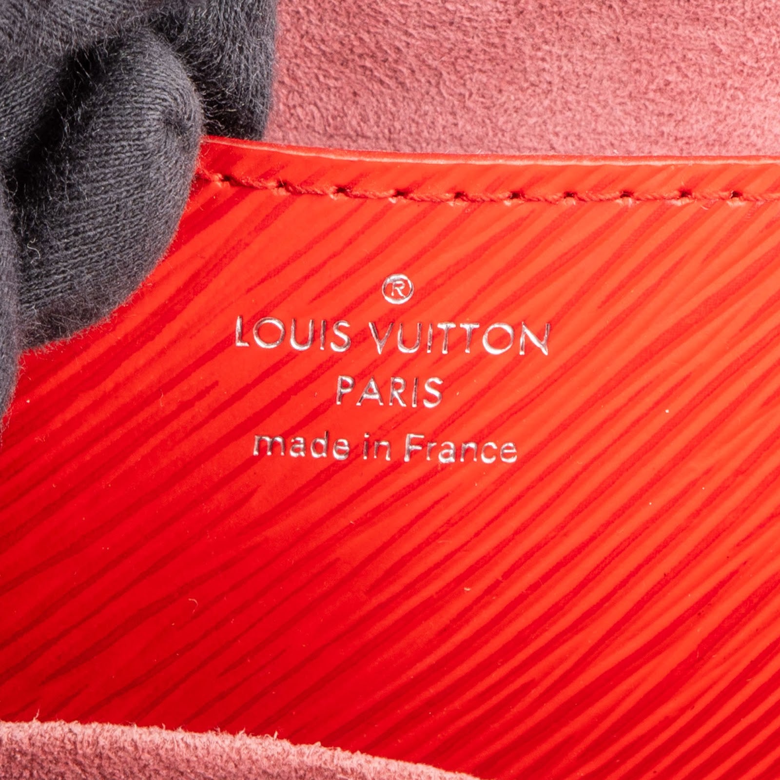 [🔄️B08 / F34] Louis Vuitton Red Epi Leather Twist MM Crossbody Bag - vintageandkickz
