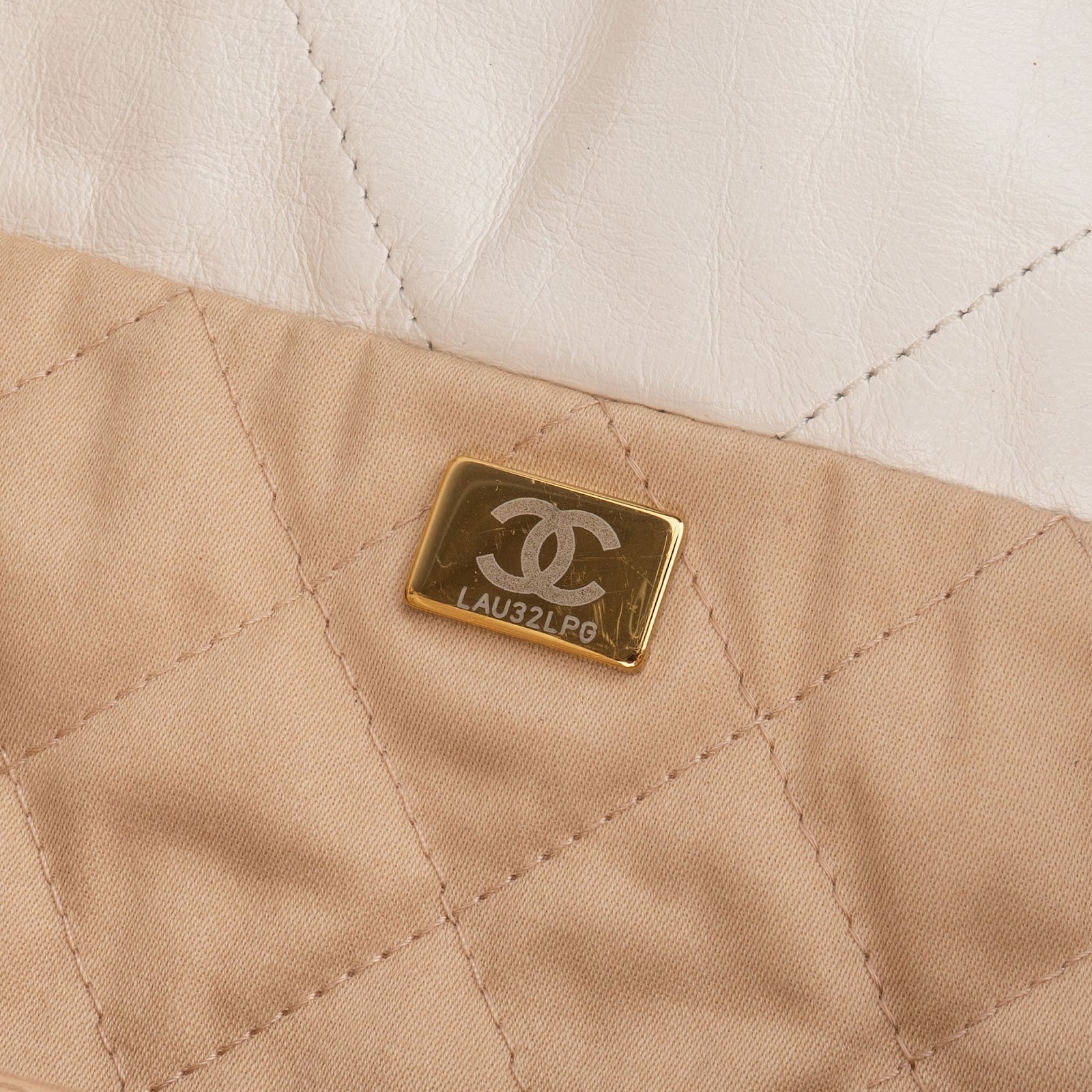 Chanel 22 White Quilted Lambskin Hobo Shoulder Bag - vintageandkickz
