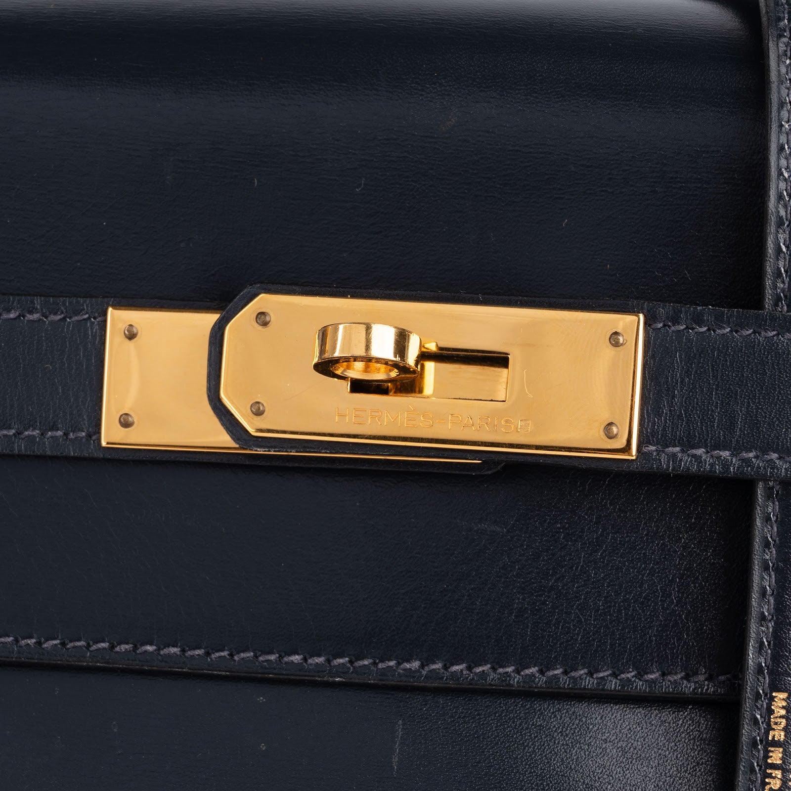 [🔄️B12 / F04] Hermès Box Calfskin Kelly Retourne 28 Handbag - vintageandkickz