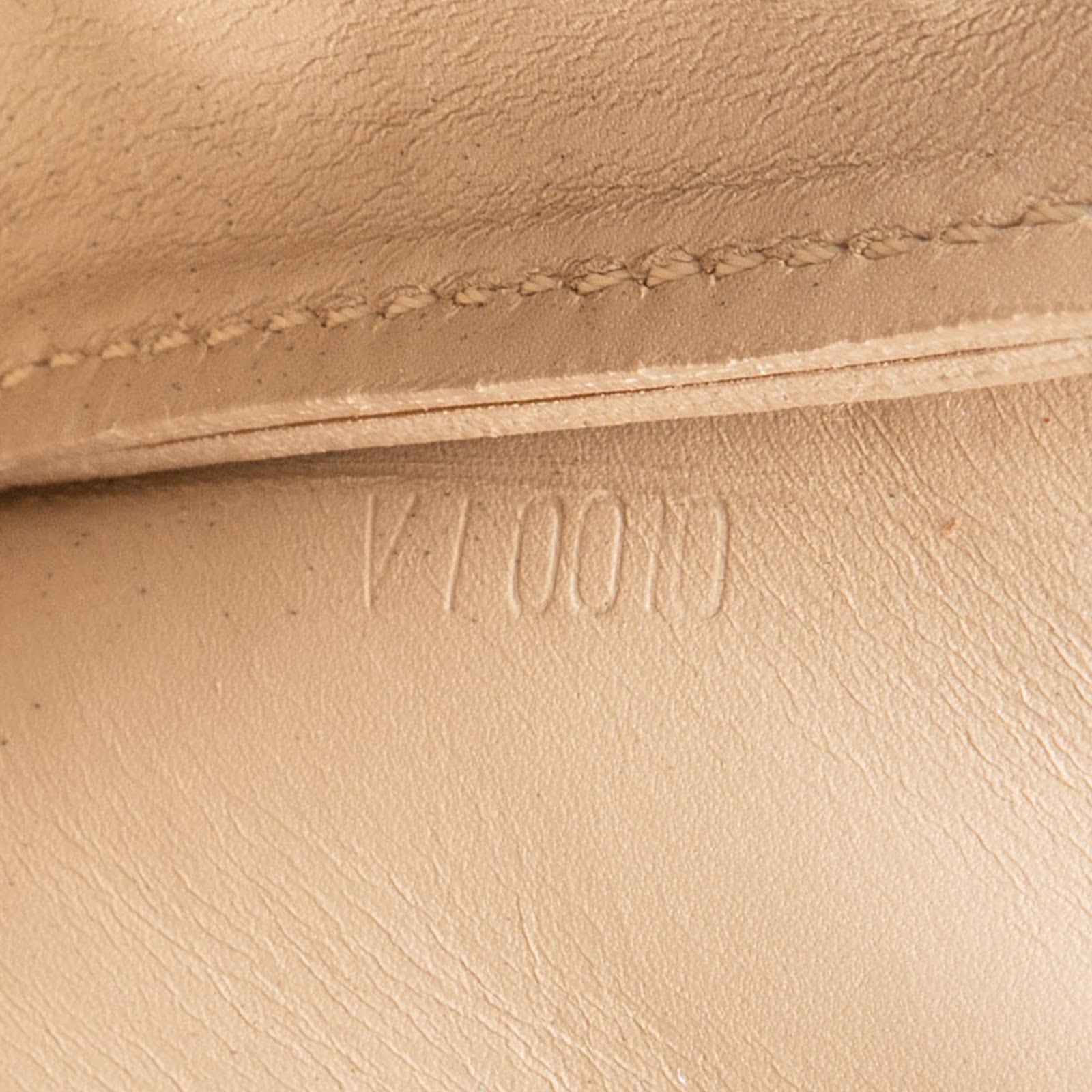 [🔄️B22 / F09] Louis Vuitton Monogram Vernis Leather Pochette Accessoires Handbag - vintageandkickz