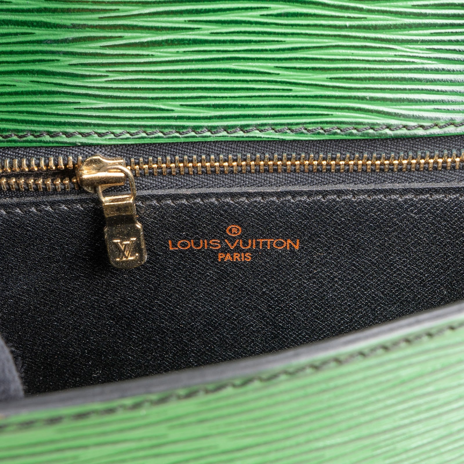 Louis Vuitton Green Epi Leather Saint Cloud GM Crossbody Bag - vintageandkickz