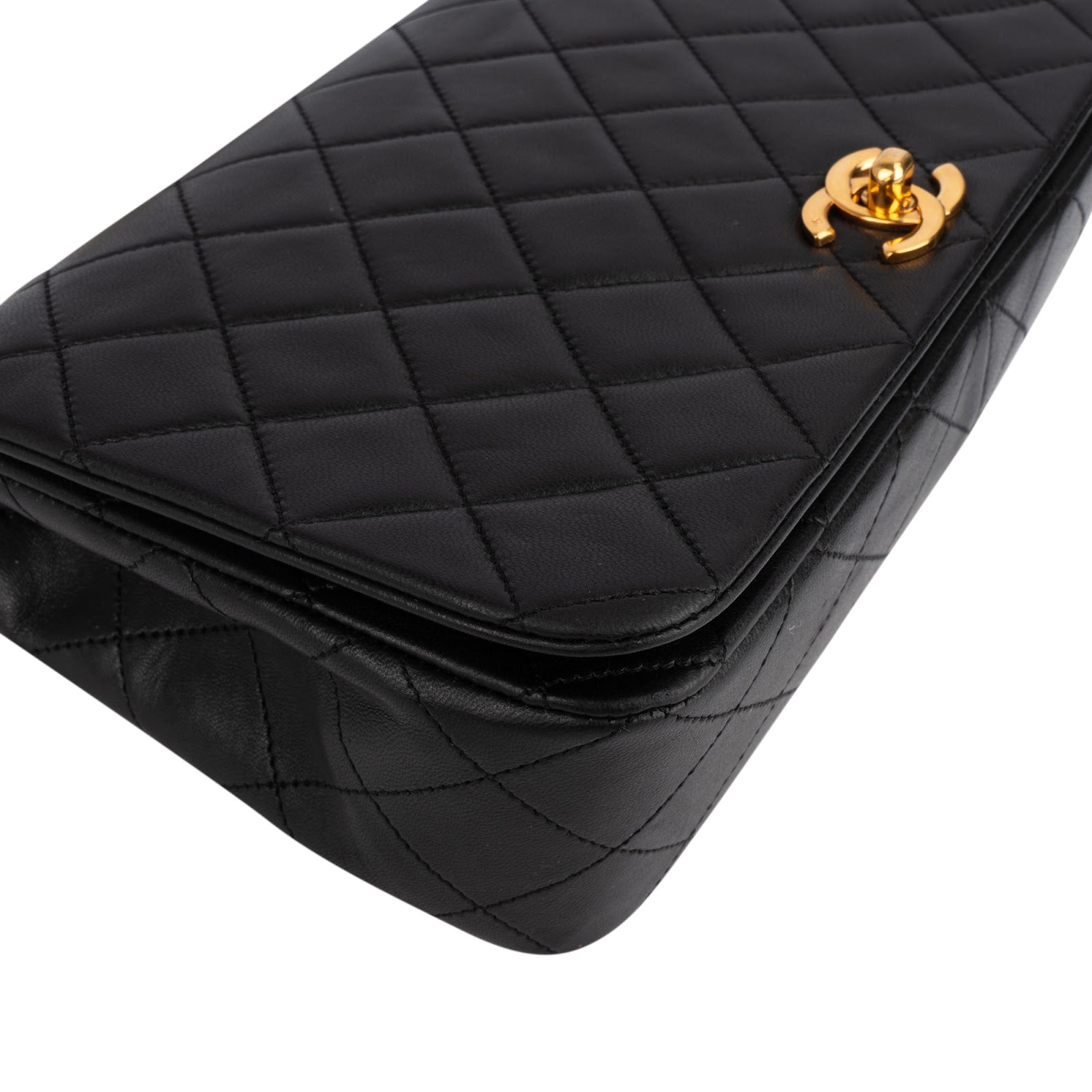 Chanel Quilted Lambskin 24K Gold Turnlock Single Flap Crossbody Bag - vintageandkickz