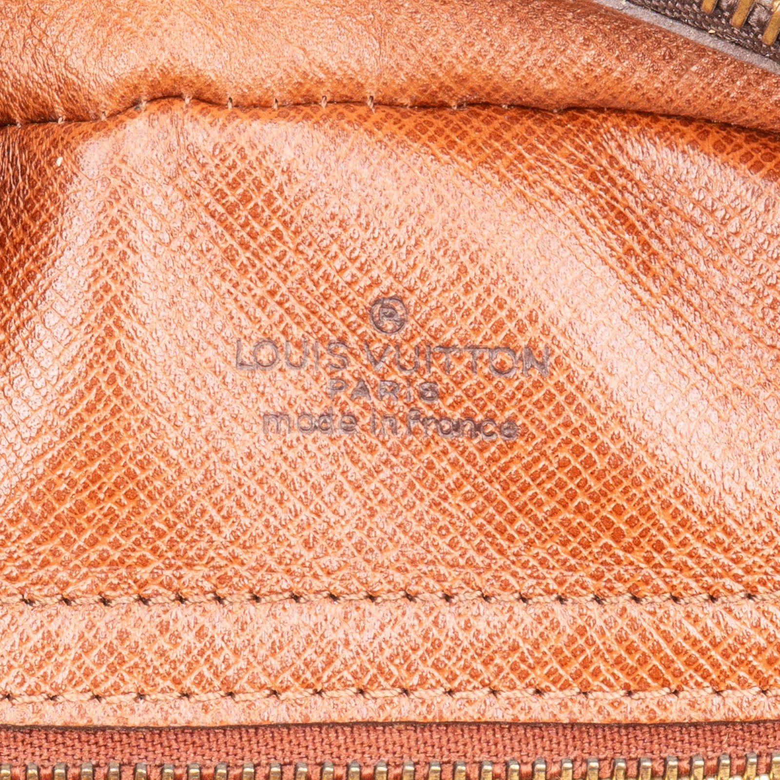 [🔄️B07 / F06] Louis Vuitton Monogram Canvas Blois Handbag - vintageandkickz