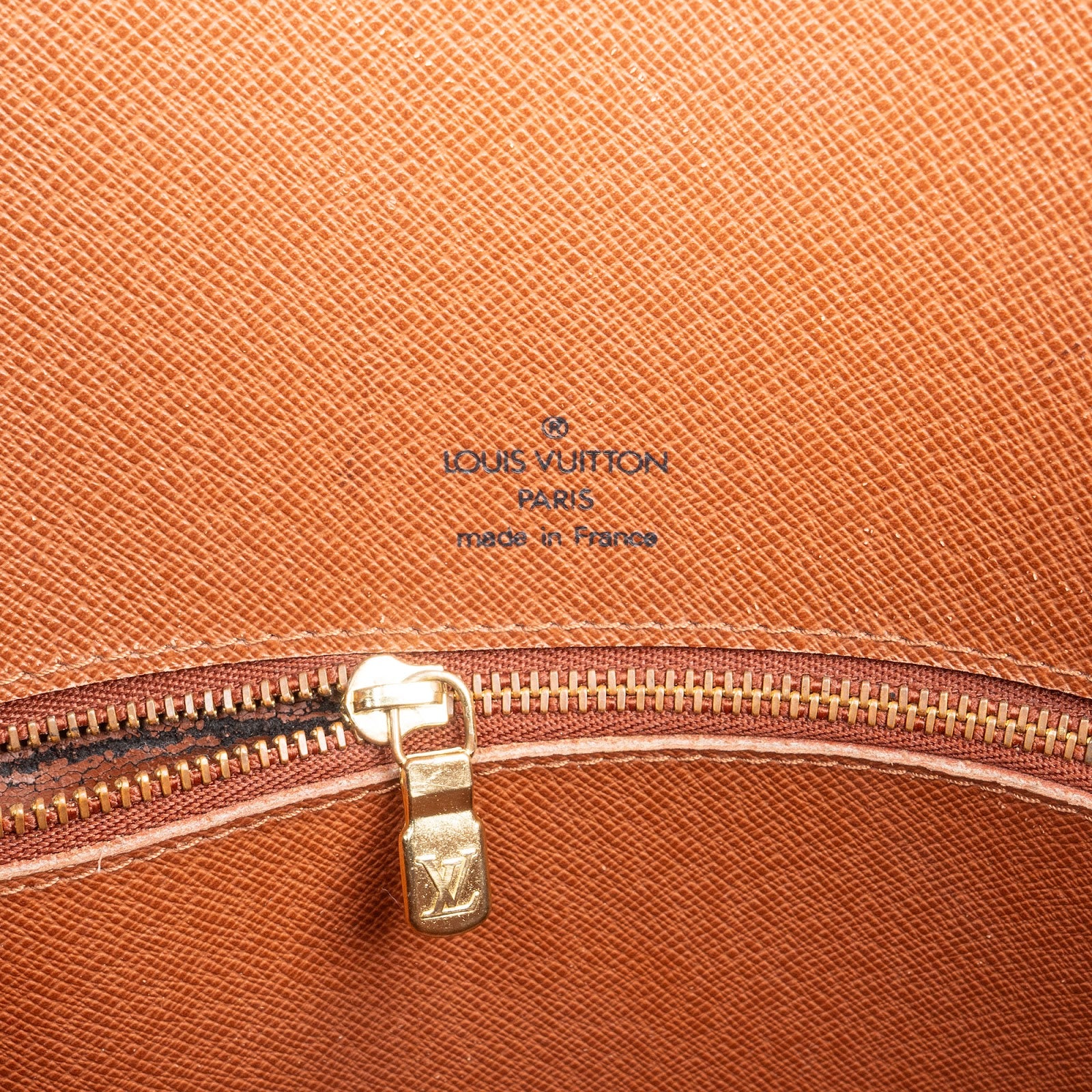 [🔄️B07 / F35] Louis Vuitton Monogram Canvas Luco Shoulder Bag - vintageandkickz