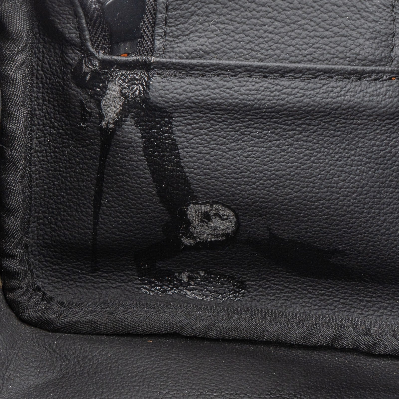 [🔄️B08 / F09] Louis Vuitton Monogram Canvas Toiletry Bag 26 - vintageandkickz