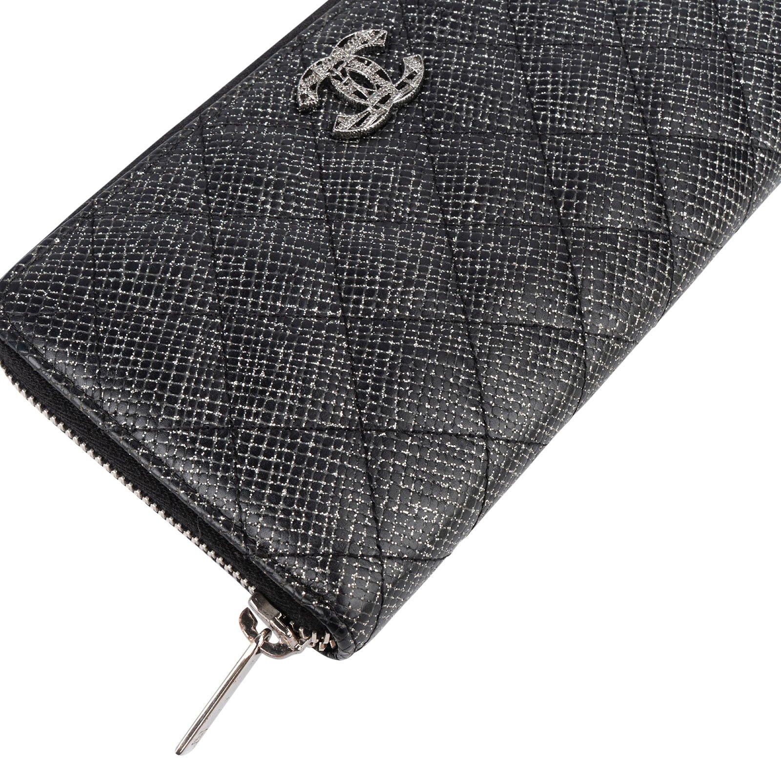 Chanel Quilted Glittered Caviar Leathe CC Wallet - vintageandkickz