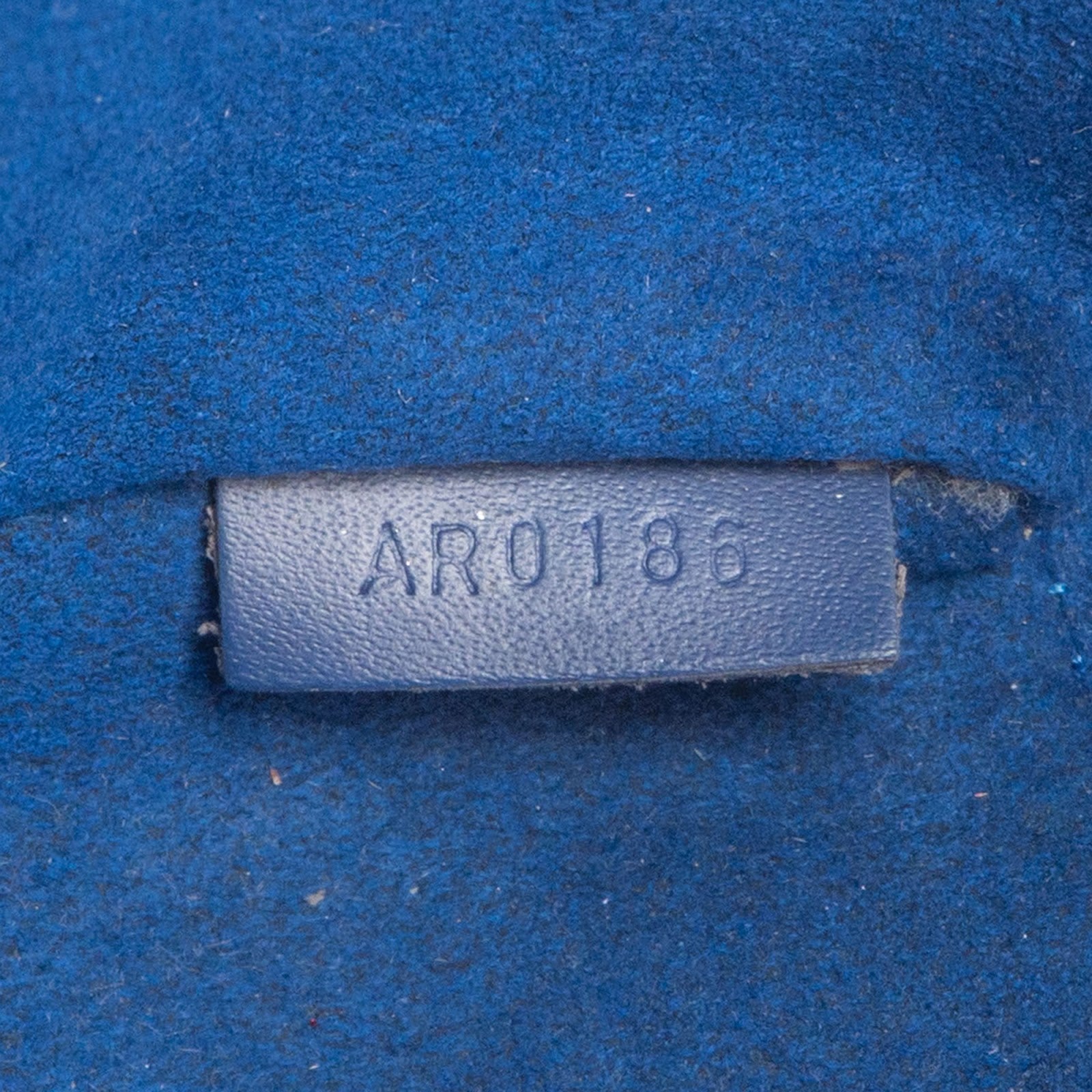 [🔄️B24 / F10] Louis Vuitton Blue Epi Leather Sac Noé Petit Crossbody Bag - vintageandkickz