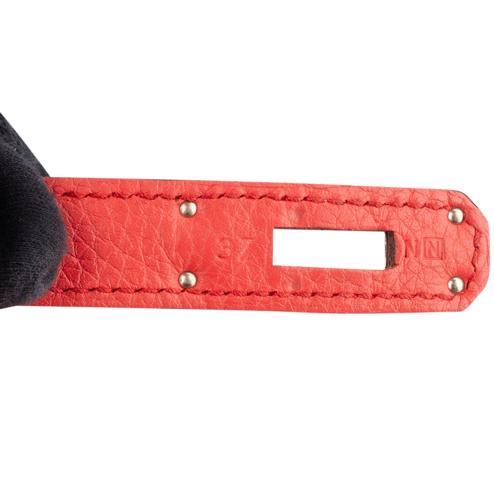 Hermès Rose Togo Kelly 28 Handbag - vintageandkickz