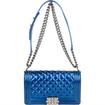 Chanel Quilted Patent Leather Boy Single Flap Crossbody Bag xx flecken auf der Lackleder Klappe? - vintageandkickz