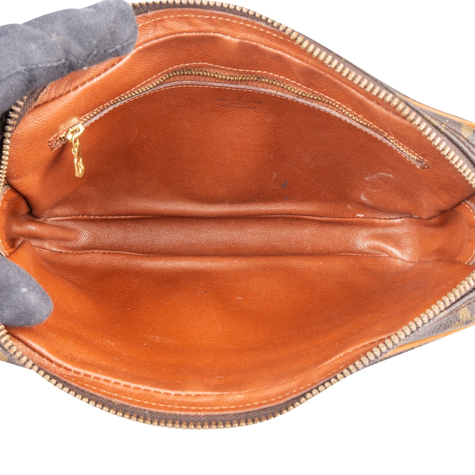 [🔄️B08 / F21] Louis Vuitton Canvas Monogram Marly Dragonne Clutch - vintageandkickz