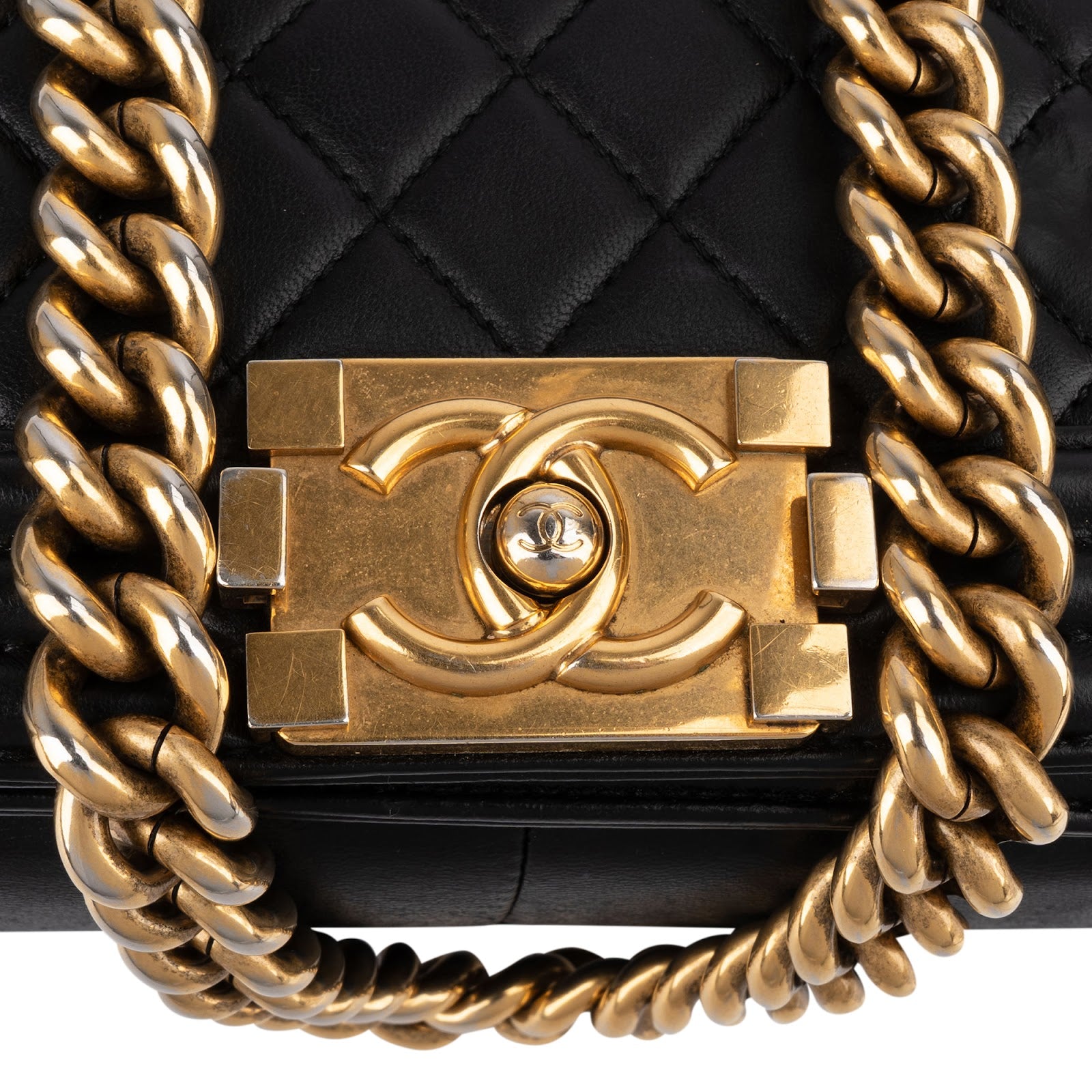 [🔄️B11 / F30] Chanel Quilted Lambskin Medium Boy Crossbody Bag - vintageandkickz