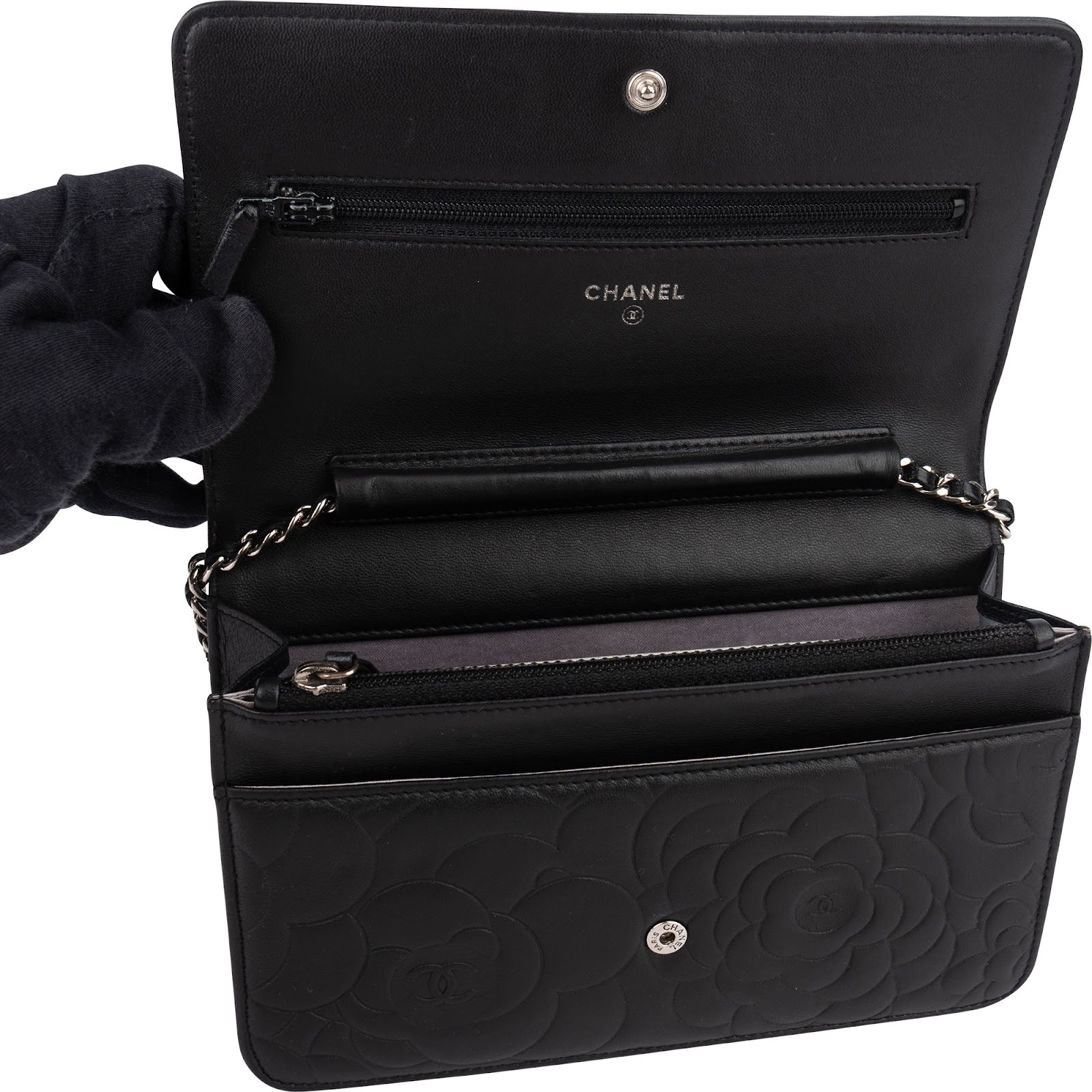 [🔄️B06 / F04] Chanel Embossed Calfskin Camellia On Chain Wallet - vintageandkickz