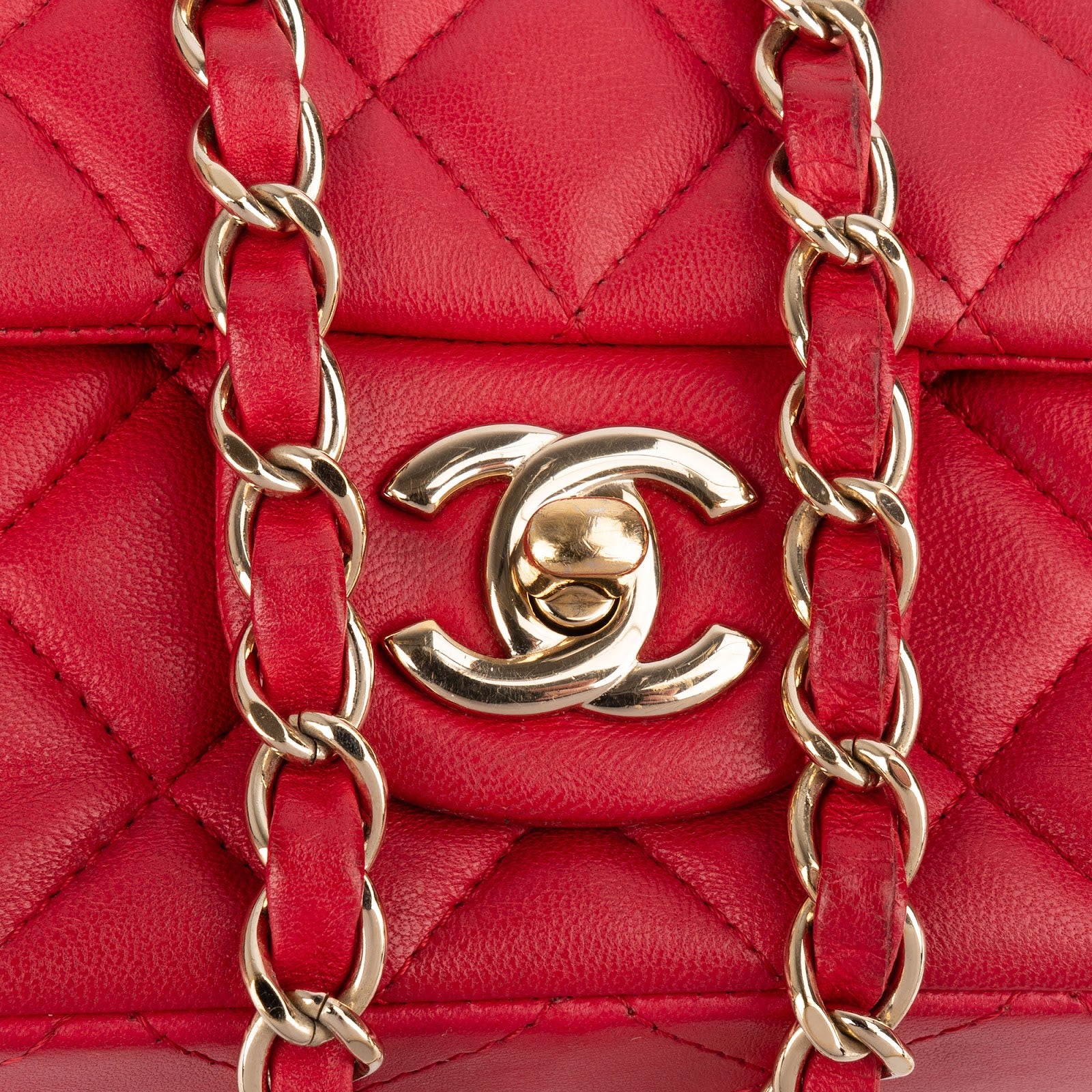 Chanel Quilted Lambskin Small Single Flap Crossbody Bag xx Farbe bilder - vintageandkickz