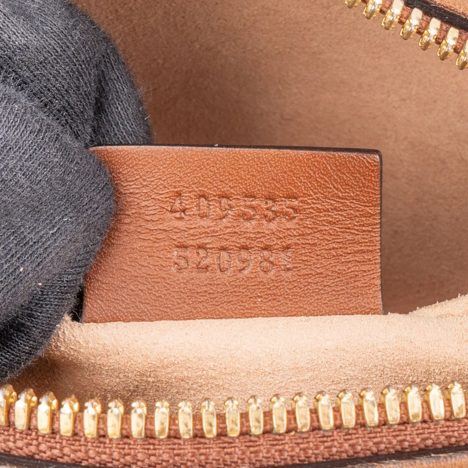 [🔄️B23 / F23] Gucci Monogram GG Supreme Embroidered Mini Chain Crossbody Bag - vintageandkickz
