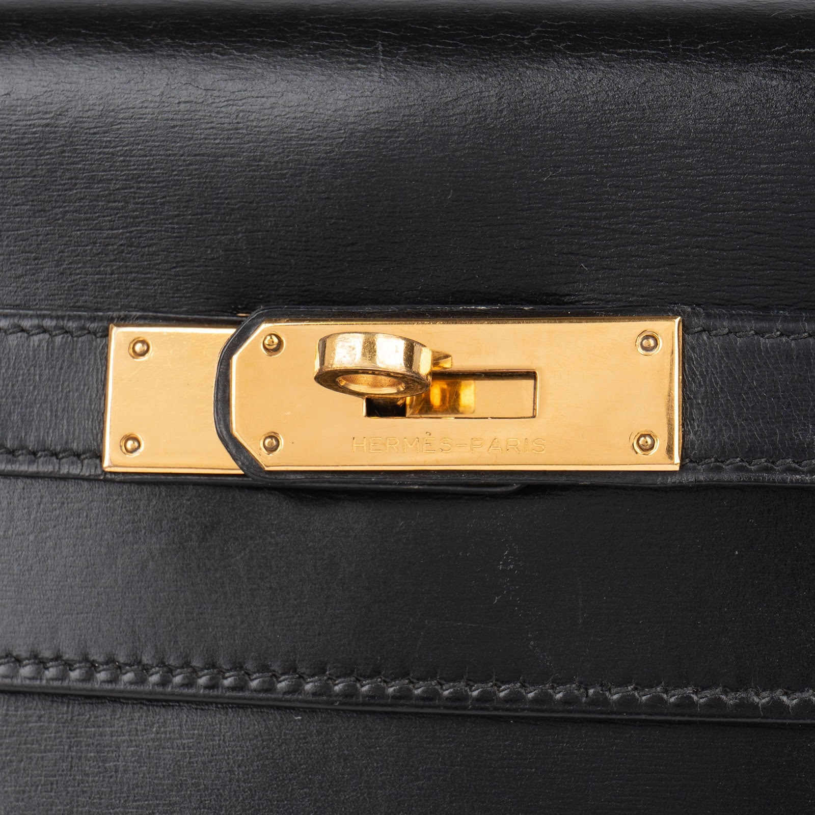 Hermès Box Calf Leather Kelly 32 Handbag - vintageandkickz