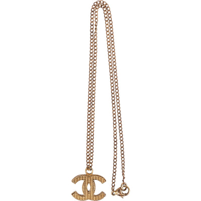 Chanel Textured CC Emblem Pendant Necklace 04C