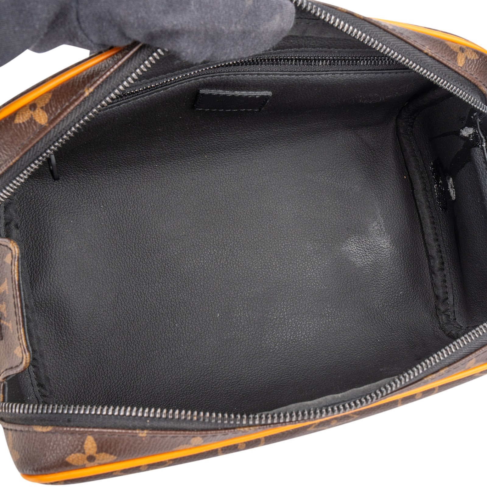 [🔄️B08 / F09] Louis Vuitton Monogram Canvas Toiletry Bag 26 - vintageandkickz