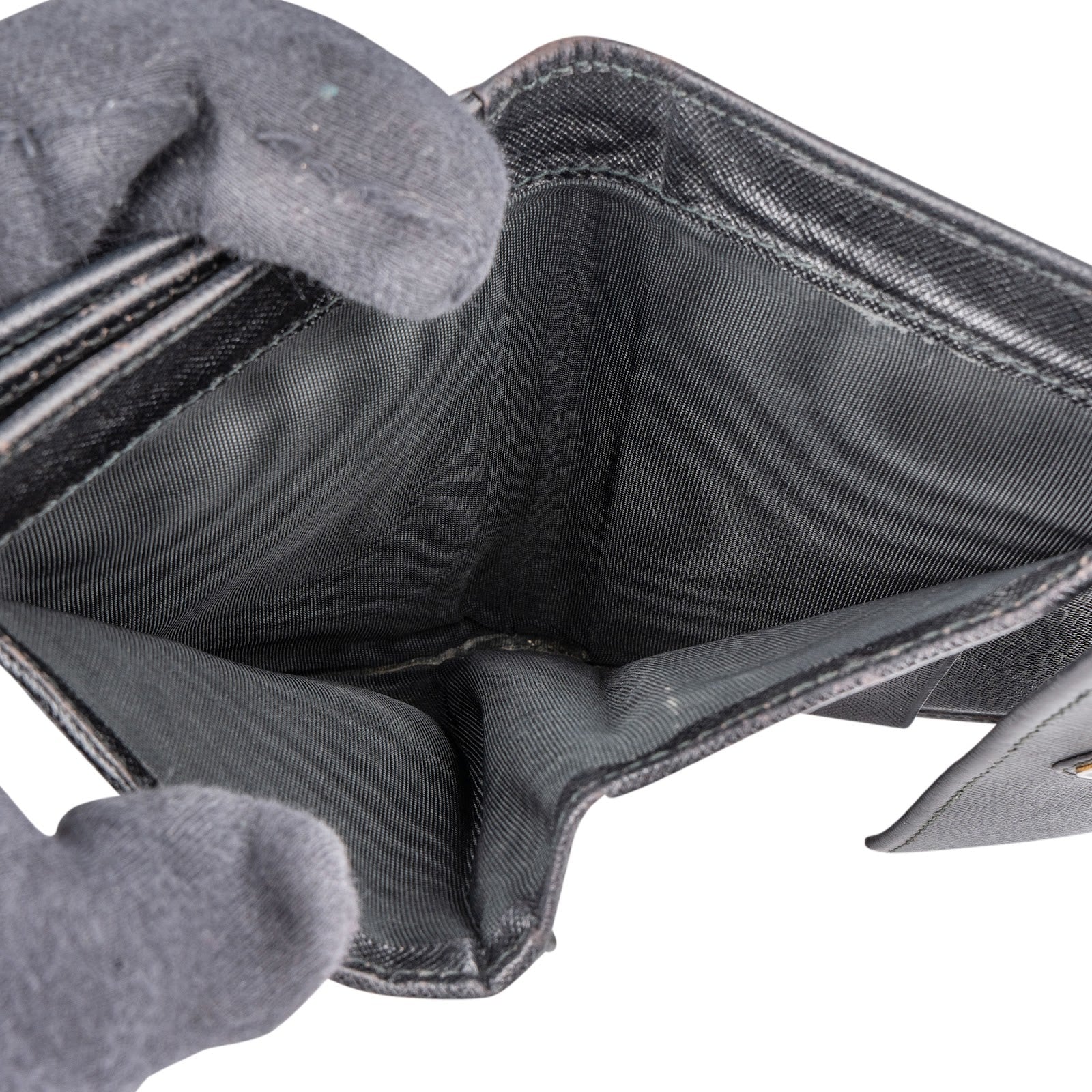 Prada Black Saffiano Leather Wallet - vintageandkickz
