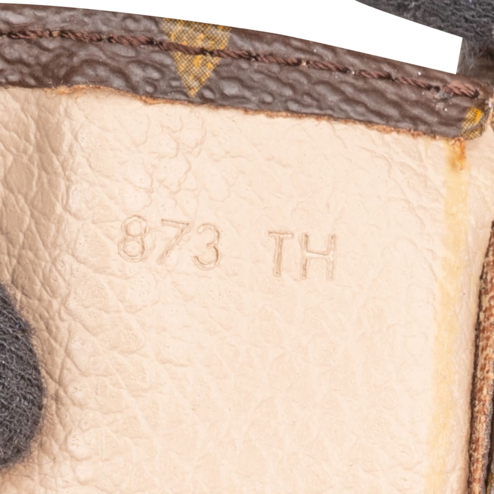 Louis Vuitton Monogram Canvas Poche Toilette 25 Clutch - vintageandkickz