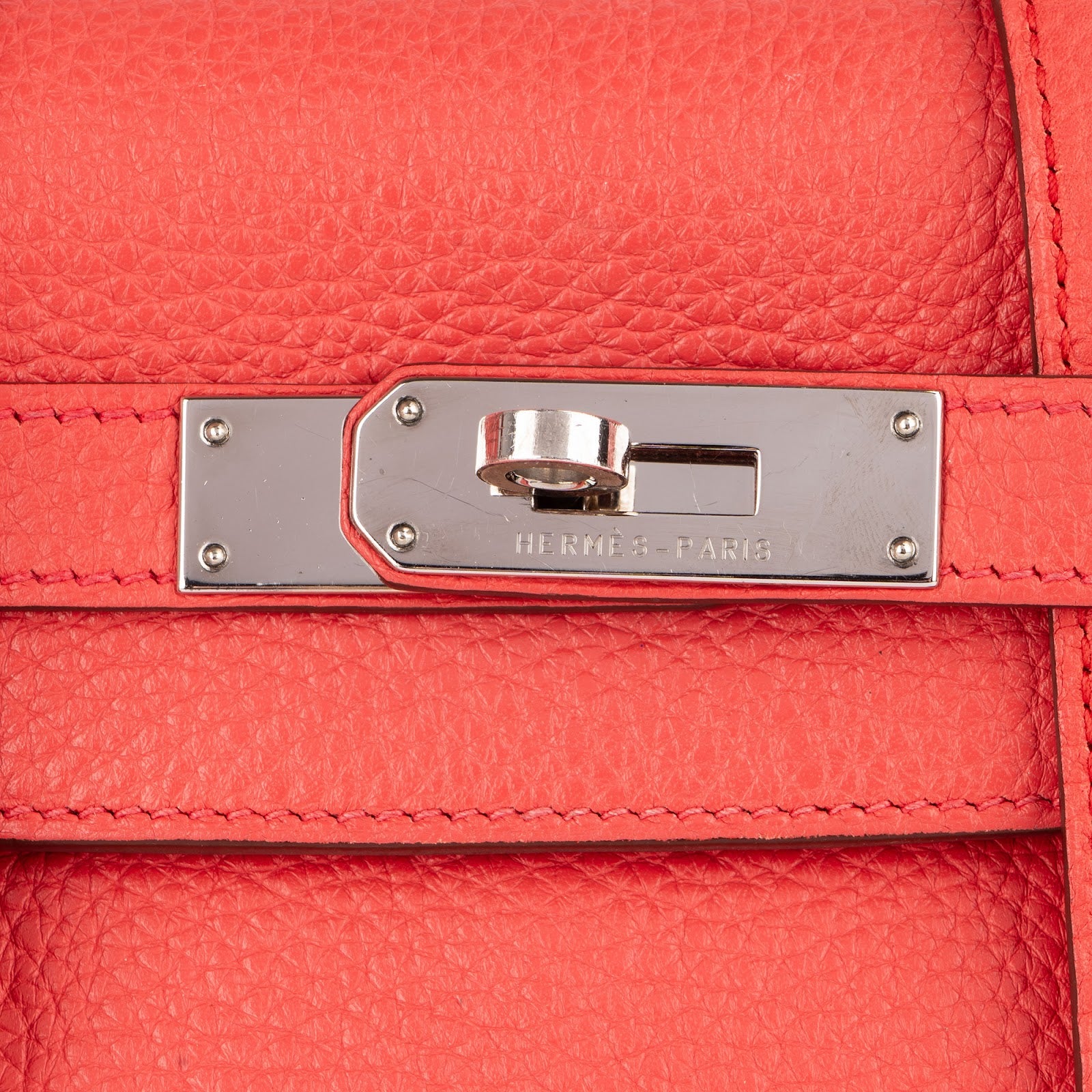 Hermès Rose Togo Kelly 28 Handbag - vintageandkickz